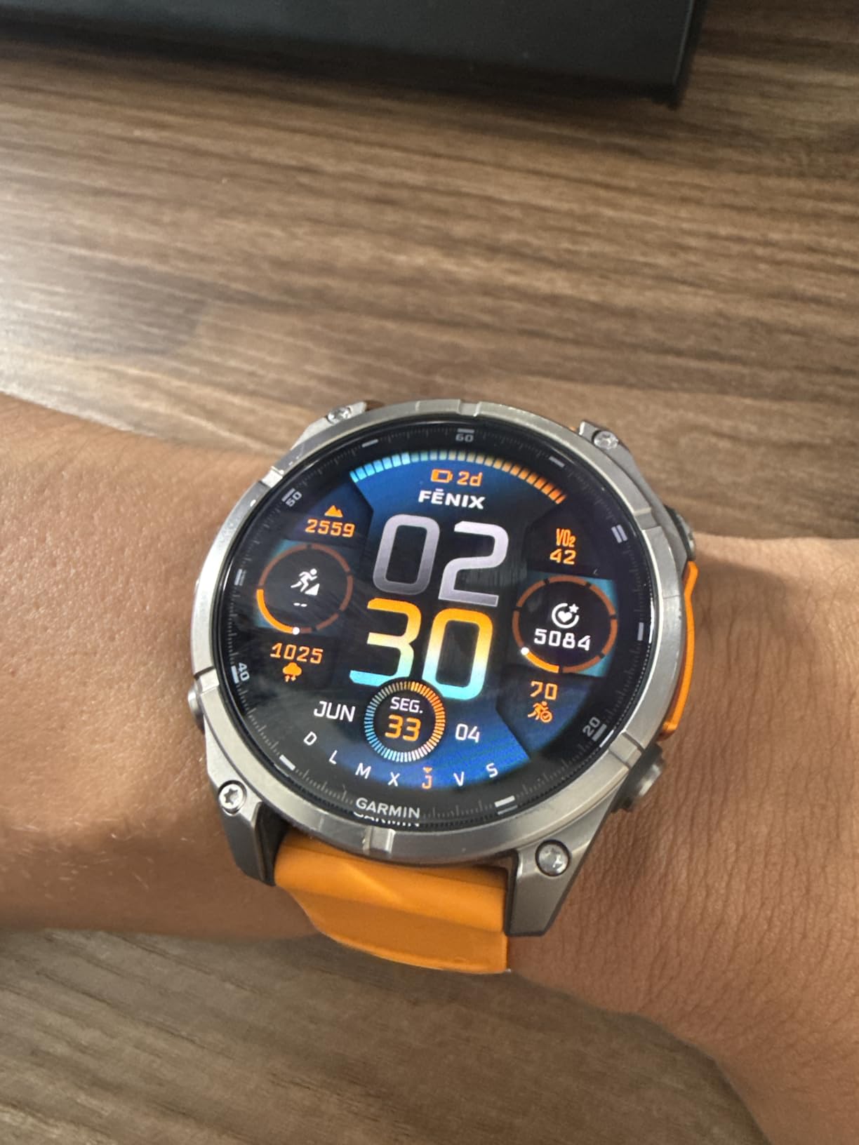 Garmin fēnix 8 Solar, Sapphire, 47mm, DLC Titanium, Black/B pebble Gray Premium Multisport Smartwatch, Solar Charging, GPS, Built-In Flashlight, Dive-Rated, Built-In Speakers and Mic customer photo 1