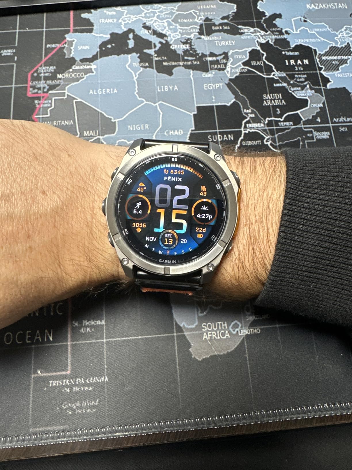 Garmin fēnix 8 Solar, Sapphire, 47mm, DLC Titanium, Black/B pebble Gray Premium Multisport Smartwatch, Solar Charging, GPS, Built-In Flashlight, Dive-Rated, Built-In Speakers and Mic customer photo 2