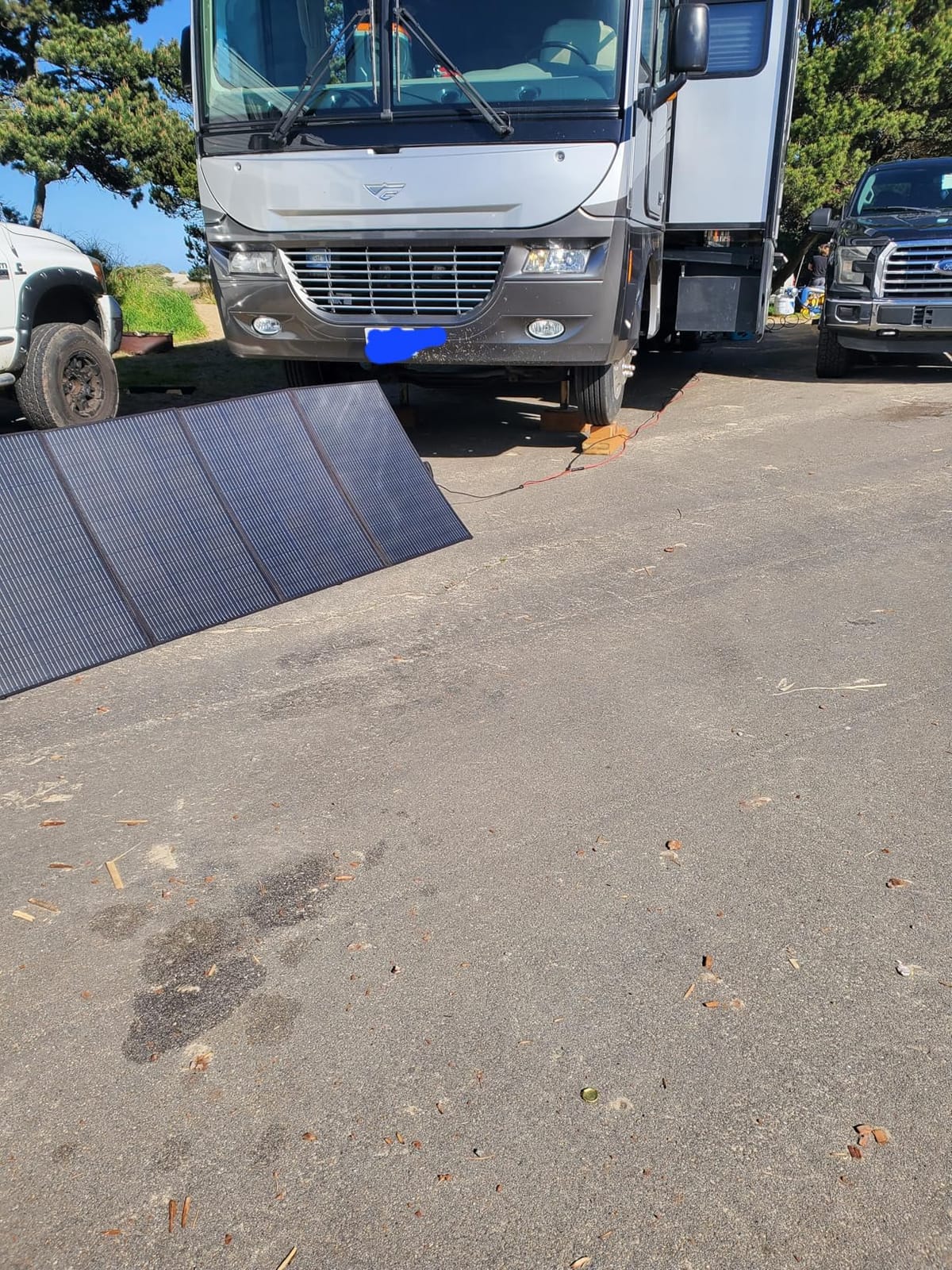 400W Portable Solar Panel Foldable Solar Charger for Power Station, IP67 Waterproof, 23.5% Efficiency customer photo 1