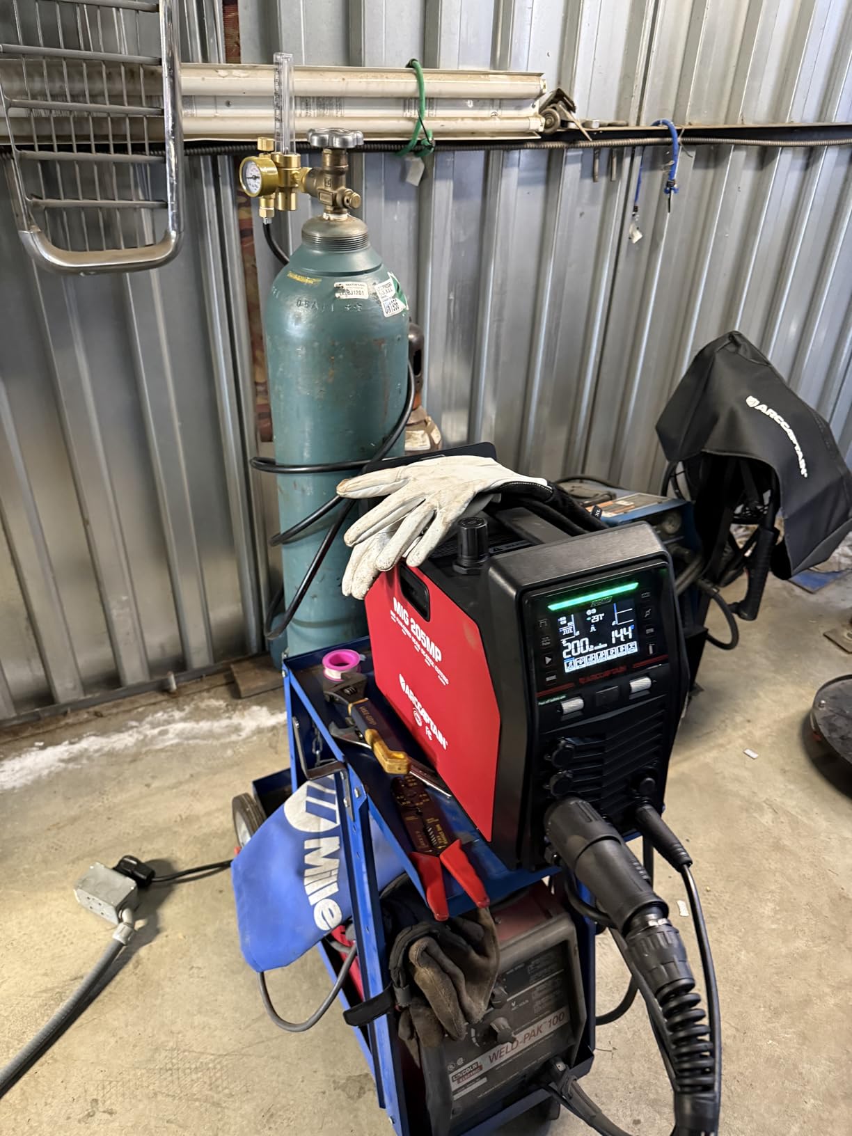 ARCCAPTAIN MIG205MP MIG Welder with Plasma Cutter, 9 IN 1 Welding Machine | 120/240V, App Control, Pulse MIG/Flux Core/Cut/DC HF/Lift TIG/Clean/Stick/Spool Gun Aluminum Welding, Home DIY Projects customer photo 1