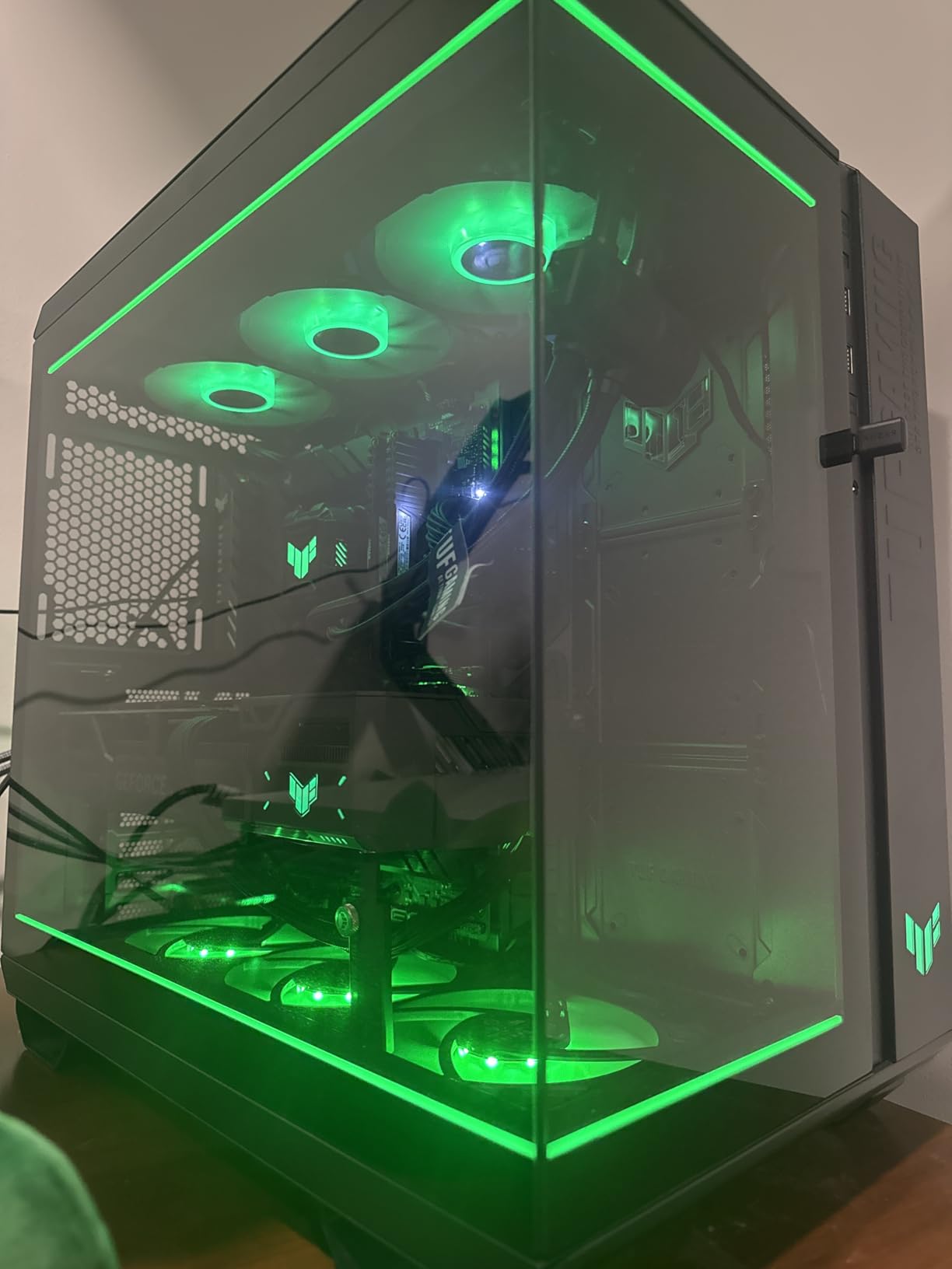 ASUS TUF Gaming ARGB Lighting Kit for GT502 Horizon Series (Black) 2X Outer Edge ARGB Frame, Vibrant System Lighting, Easy Installation Magnetic Design, Aura Sync, 2 Year Warranty customer photo 1