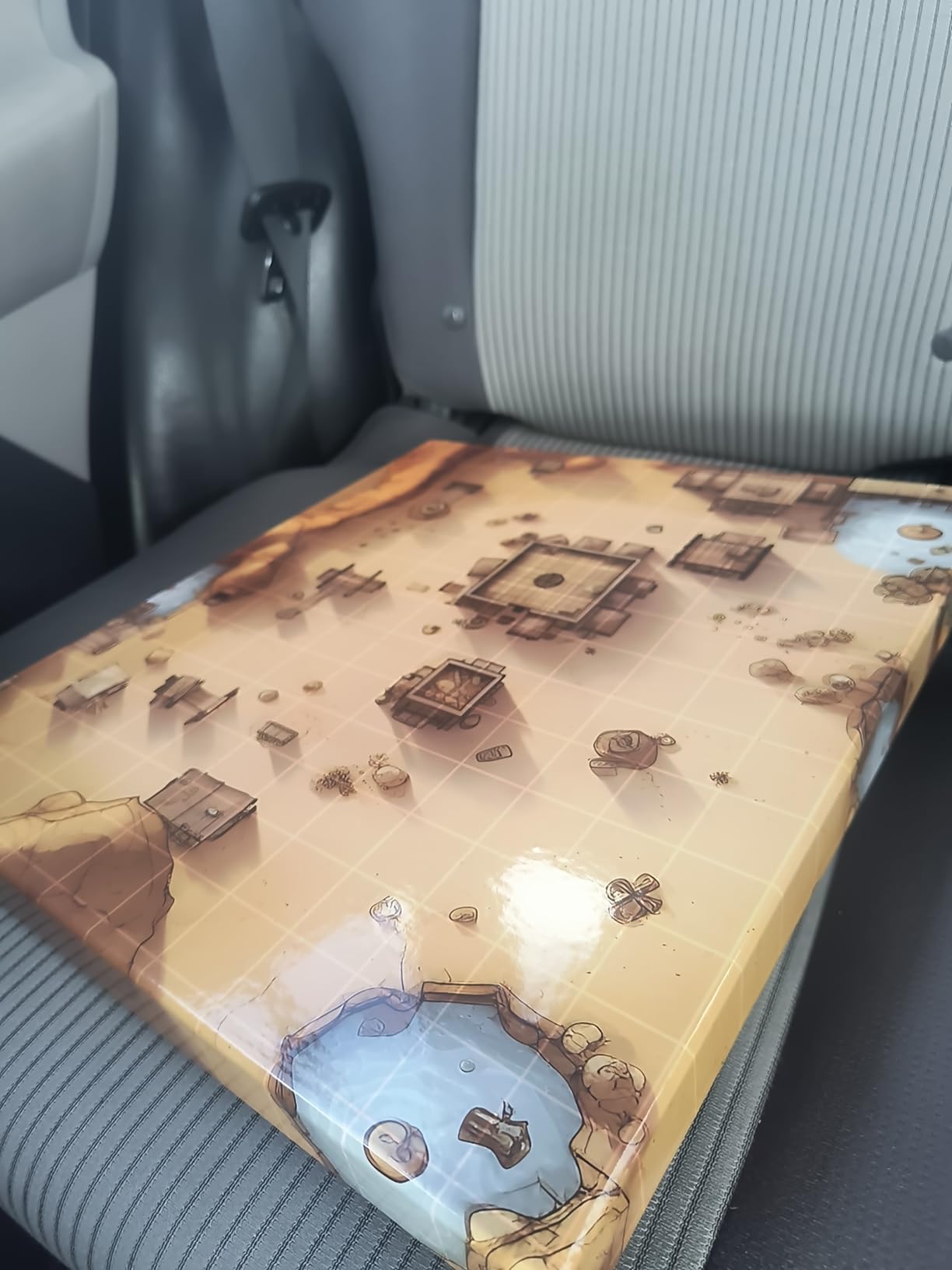 RPG Starter Set, Foldable Battle Mat, DM Screen, Game Tokens & Dice - 2-Sided Wet & Dry Erase Terrain Map customer photo 1