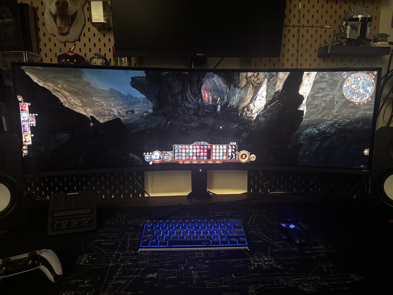 msi MPG 321CURX QD-OLED, 32-Inch, 4K UHD, 3840x2160, 1700R, OLED Monitor, 240Hz, 0.03ms, DisplayHDR True Black 400, G-SYNC Compatible, HDMI 2.1, DP 1.4a, USB C (98W PD), Height Adjustable, Black customer photo 1