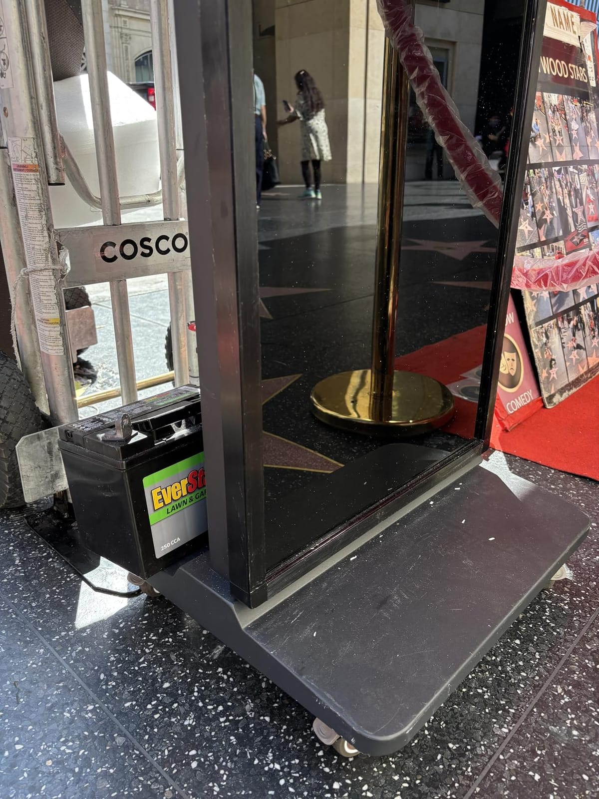 32/43/55/65 Inch Digital Signage Display, LCD Screen Advertising Display Kiosk Interactive Totem Floor Standing Auto AD Player with USB/HDMI/WiFi Android OS (32'' Touch Screen) customer photo 1