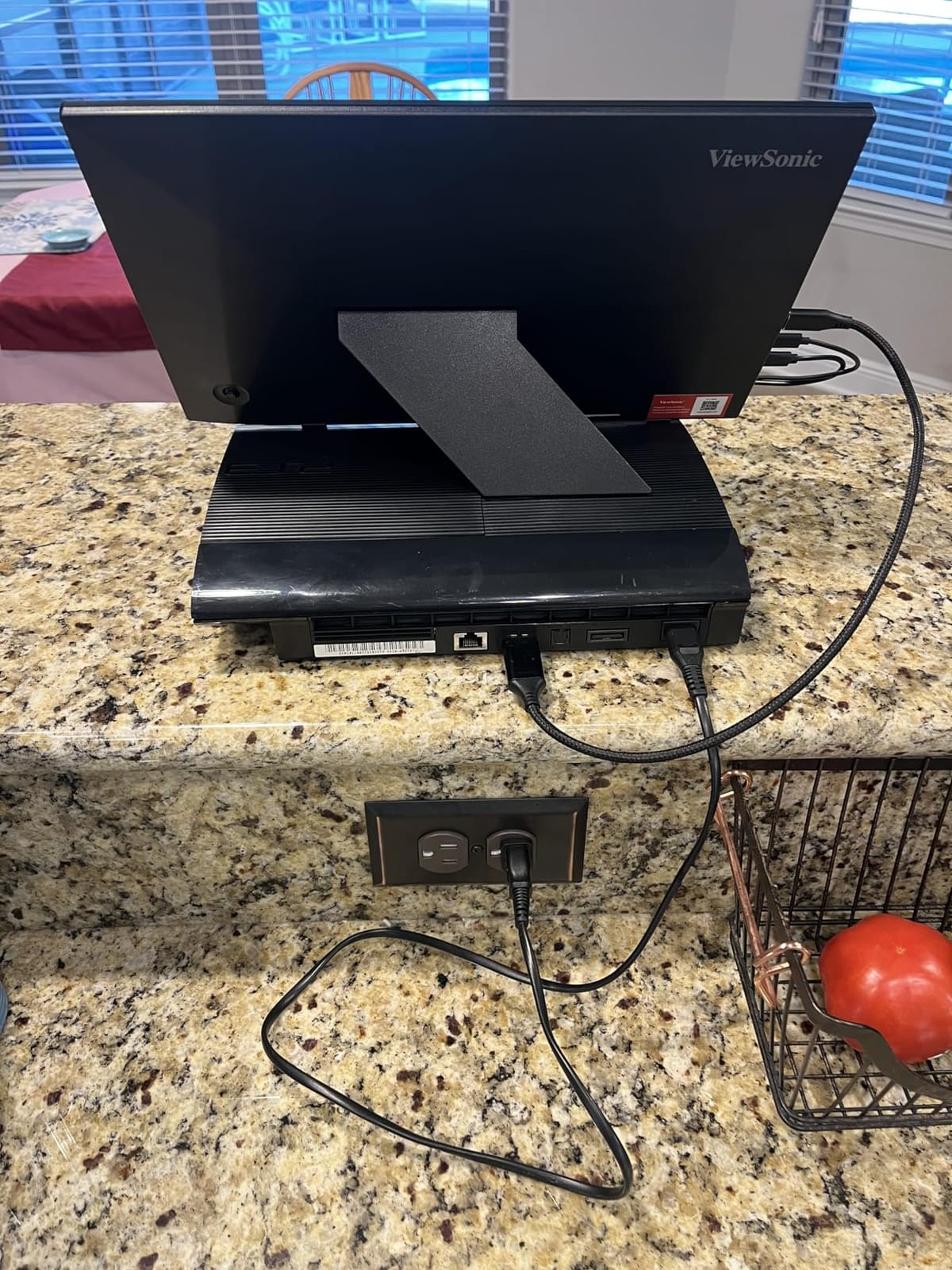 ViewSonic VA1653 16 Inch 1080p Portable Monitor, FHD IPS External Screen customer photo 2