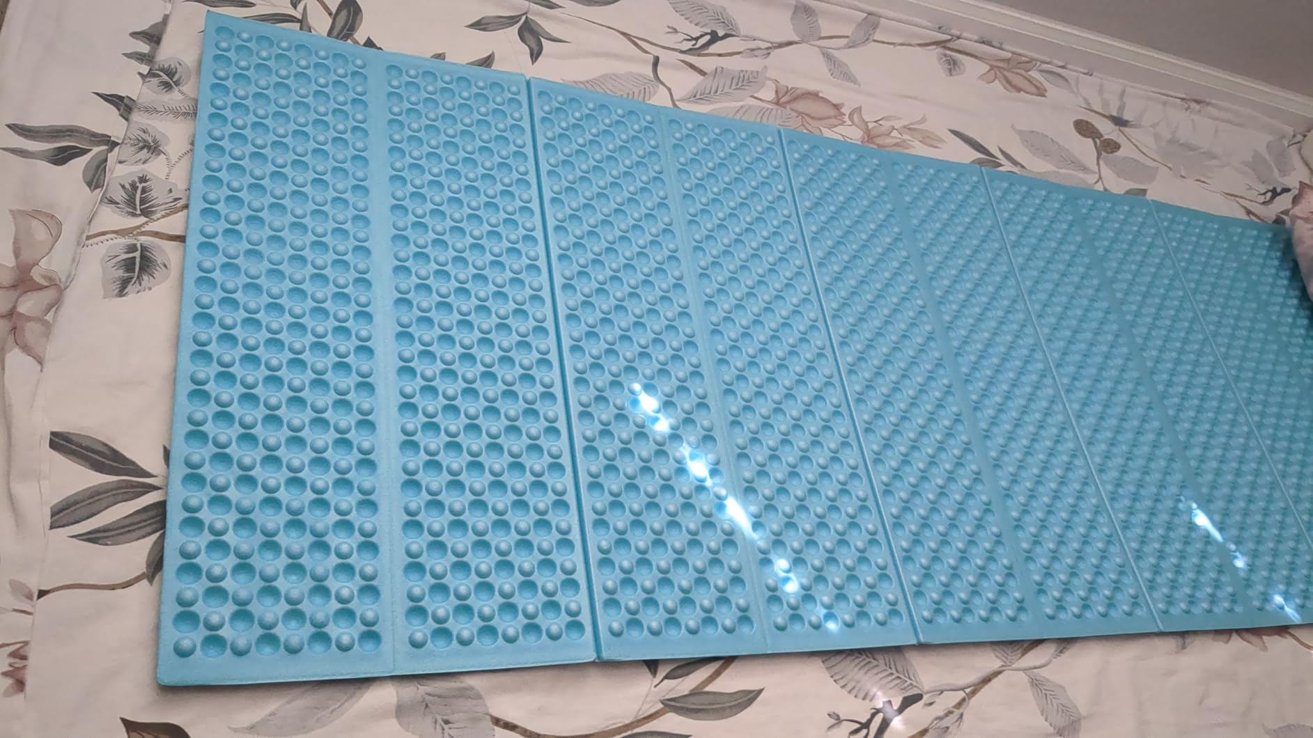 Ultralight Foam Sleeping Pad, Waterproof Closed Cell Foam Pad for Superior Insulation, Folding Sleeping Mat for Compact Storage, Foldable and Portable for Hiking and Camping customer photo 1