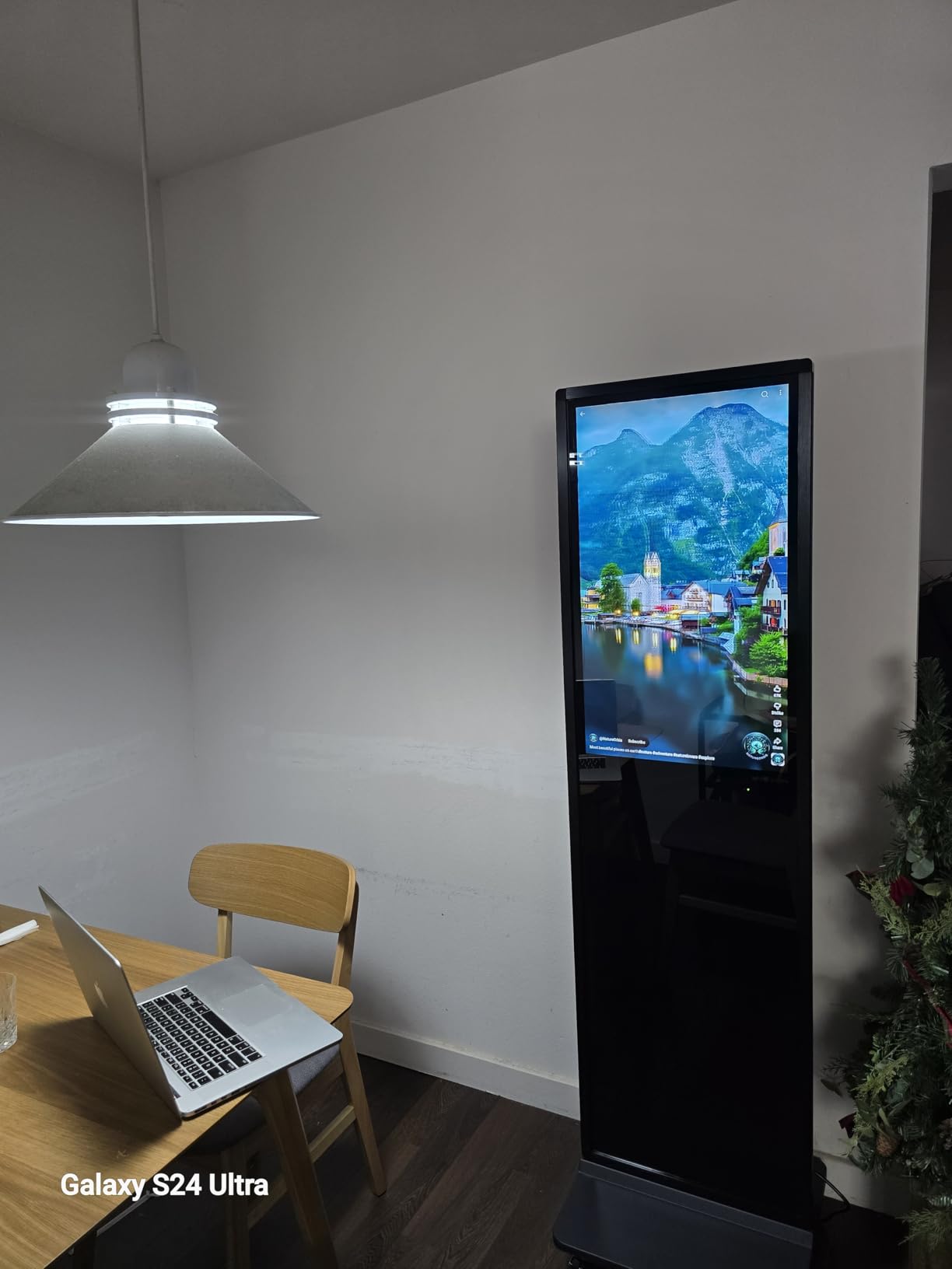MWE 32 Inch Indoor Digital Signage Displays Touchscreen Kiosk Floor Standing Advertising Display LCD Poster Interactive Display Android System with Auto Media Player customer photo 1