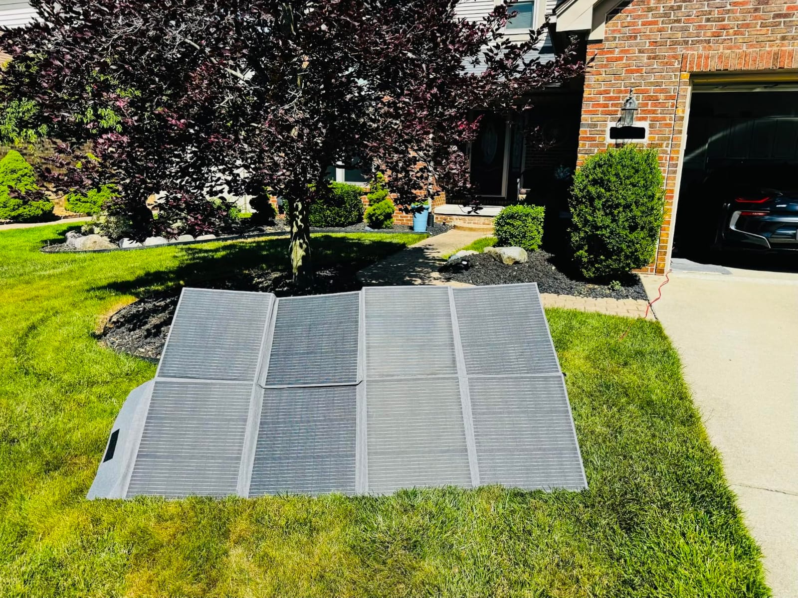 400W Portable Solar Panel for Power Station, Foldable 400Watt Solar Panels High Efficiency, IP65 Waterproof, Adjustable Kickstand, Charger for Camping Essentials, RV, Emergency Power Backup customer photo 2