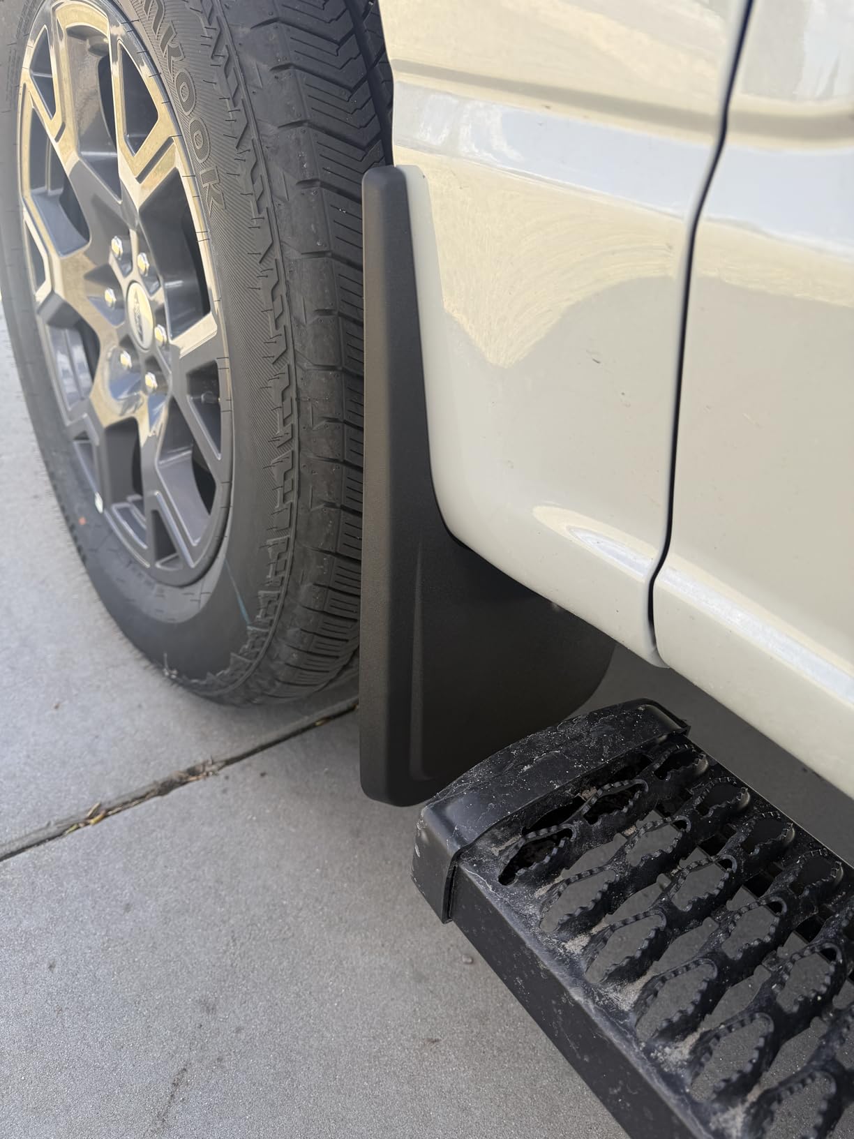 Upgraded Mud Flaps Fit for Ford F150 2026 2025 2024 2023 2022 2021, Mud Flaps for Pickup Trucks Splash Guard Compatible with 2025 Ford F150 Accessories, No Drilling Mud Gards Mudflaps, Set of 4 customer photo 2