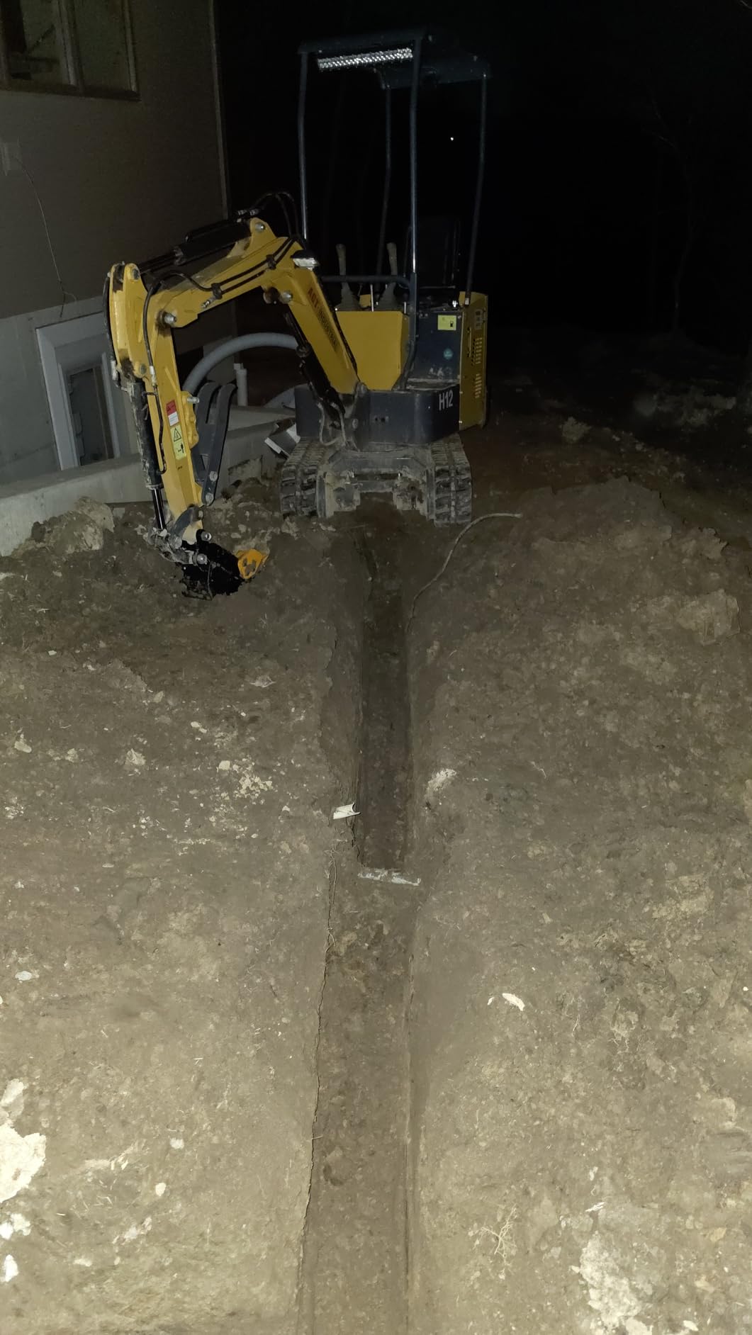 MMS 7.87in/200mm Mini Excavator Attachment, Narrow Backhoe Bucket, Manganese Steel Trench Digger Bucket with Metal Teeth, Suitable for 0.8-1.8 Tons Mini Excavators Digging Soil, Landscaping Work customer photo 2