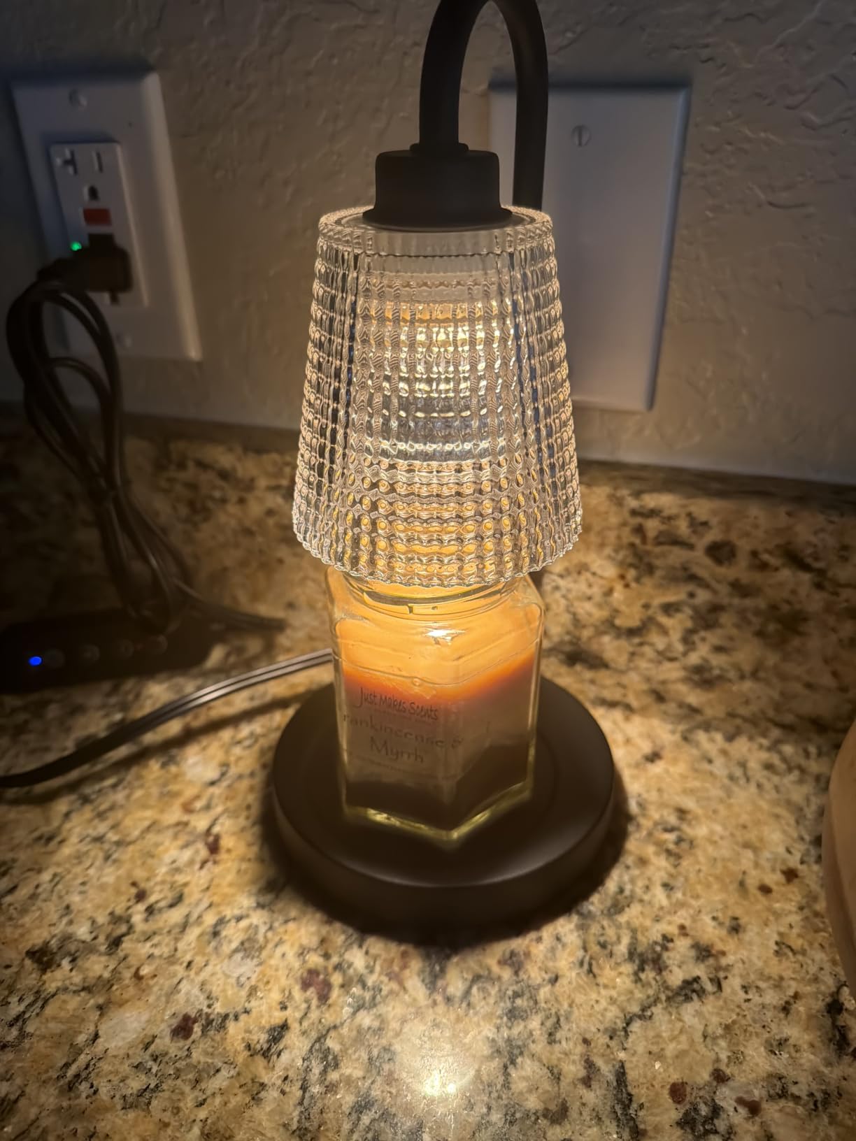 Innqoo Candle Warmer Lamp with Timer, Dimmable Candle Warmer for Jar Candles, Height Adjustable Wax Melts Warmer, Birthday Gifts for Women Mom, House Warming Gifts New Home Decor customer photo 2