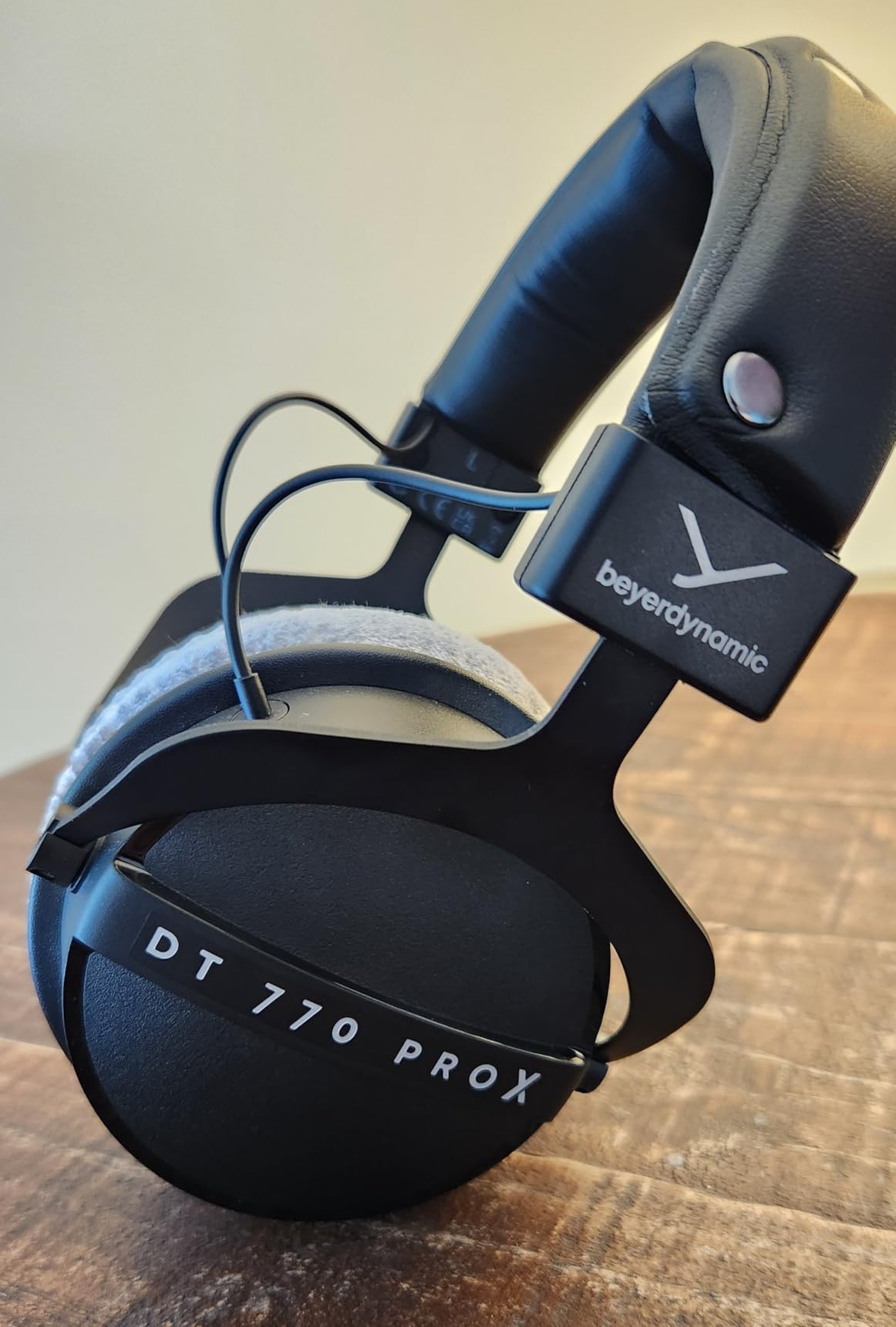 beyerdynamic DT 770 Pro X Wired Over-Ear Headphones, 48 Ohm, Closed-Back Professional Recording Studio Monitor, Sound Isolation, Handmade in Germany, Black customer photo 2