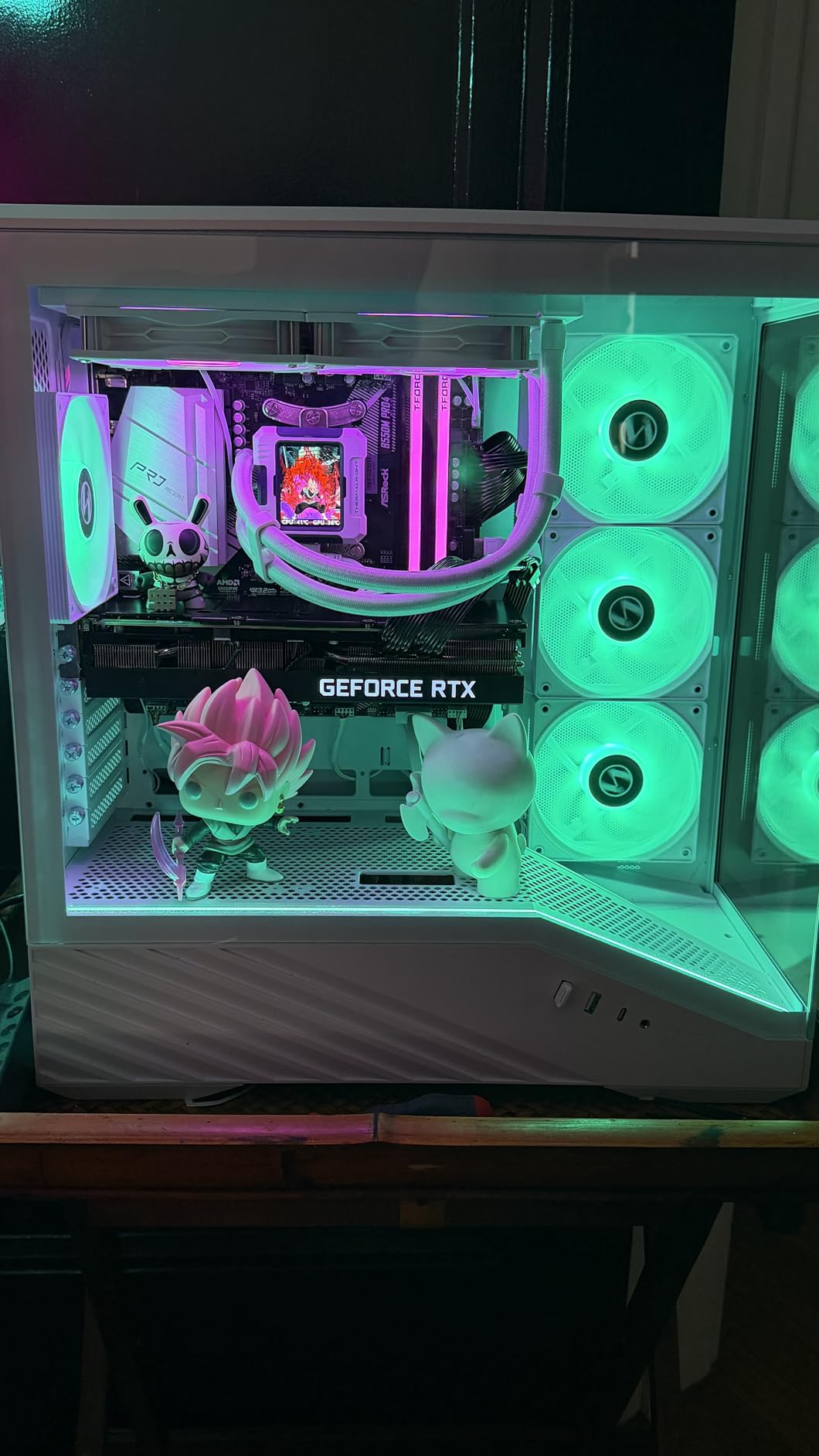 Lian Li V100-ATX Mid-Tower PC Case-Black-V100RX | 4 x 120mm ARGB PWM Fans Pre-Installed, LED RGB Strip, Display Platform with Tempered Glass customer photo 1