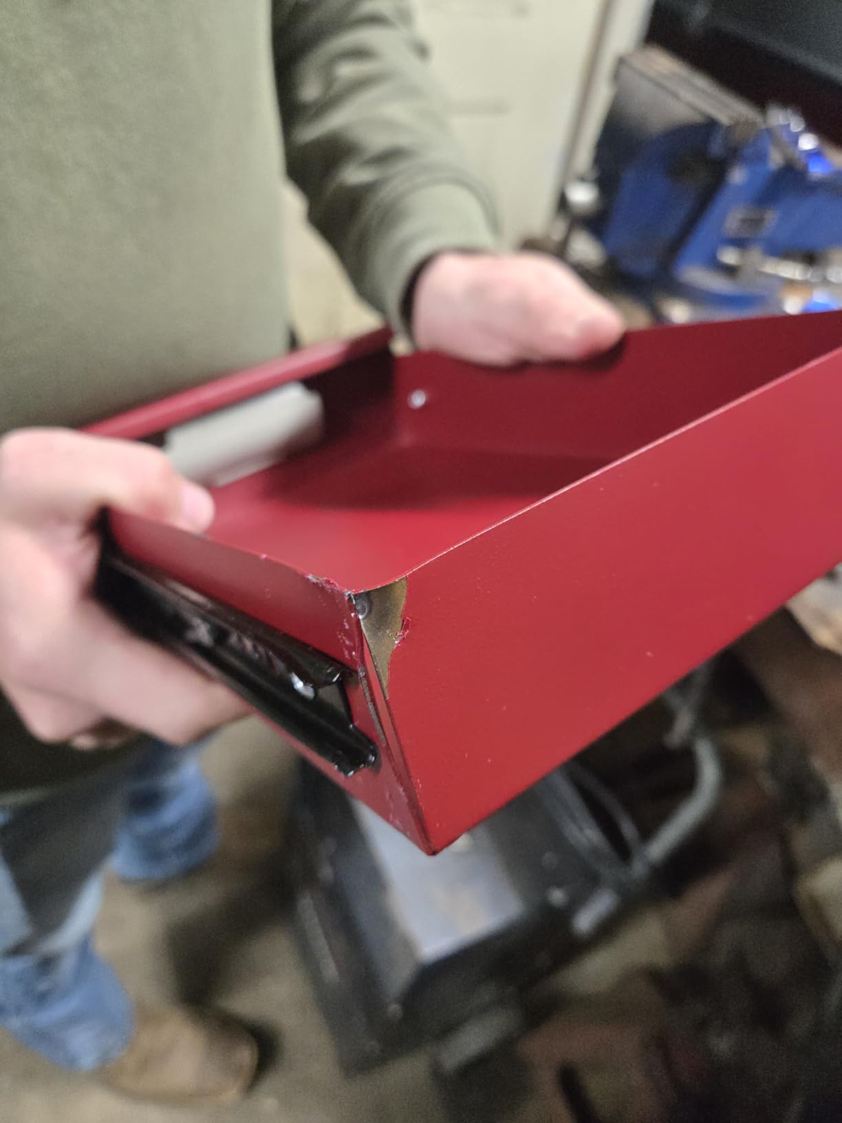 YESWELDER Welding Cart with 4 Red Drawers, Dual Cylinder Slots, 245 lb | Custom Steel-Plate Frame with Rust-Resistant Paint, 360° Swivel Casters, with Stainless Steel Safety Chains customer photo 2