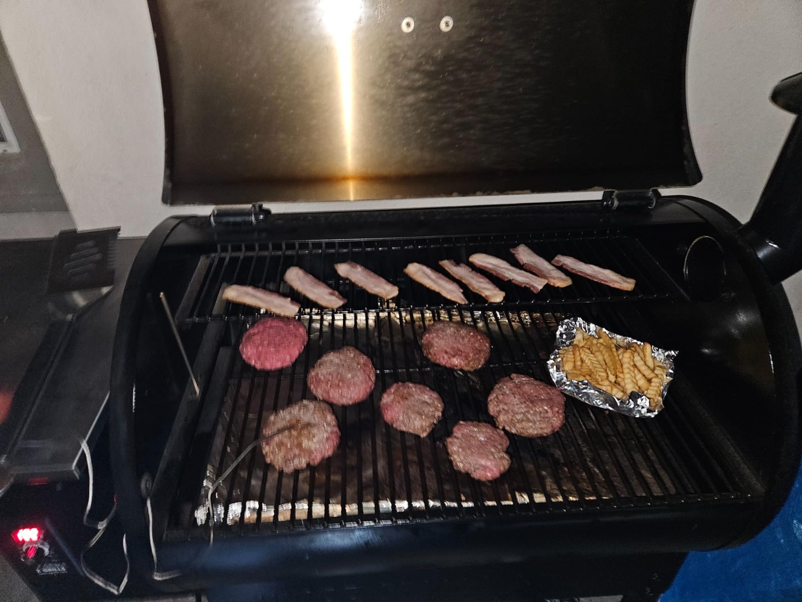 Z GRILLS ZPG-450A2 Wood Pellet Grill & Smoker, PID V3.0 Controller, 459 Sq in Cook Area, Foldable Shelf&Side Shelf, Meat Probe, Rain Cover, 8 in 1 BBQ Grill Outdoor Auto Temperature Control, Bronze customer photo 2