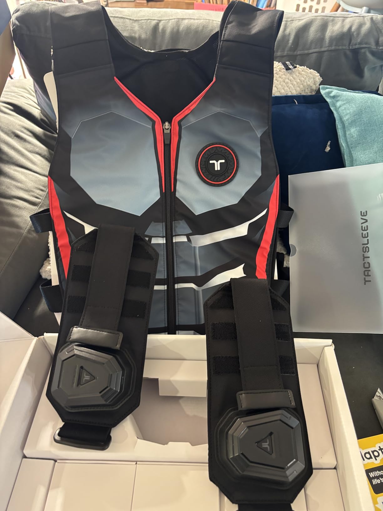 bHaptics Starter Bundle Onyx | TactSuit Air Onyx & TactSleeve for VR & PC Gaming | Sim Racing, Music customer photo 2