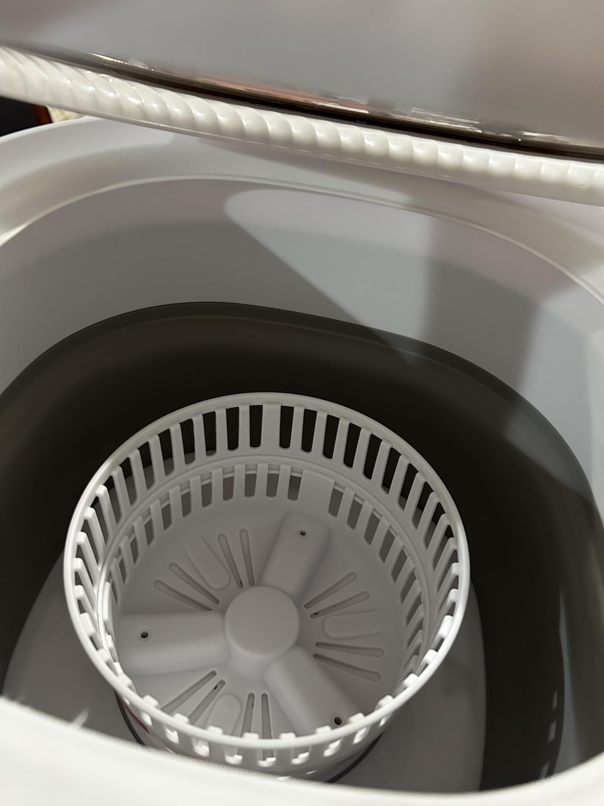 JUJOJB Portable Washing Machine, Folding 20L Mini Washer and Spin-Dryer | 3 modes with deep cleaning. Compact for apartments, dorms, home, RV, and travel. For small clothes and delicates. White. customer photo 2