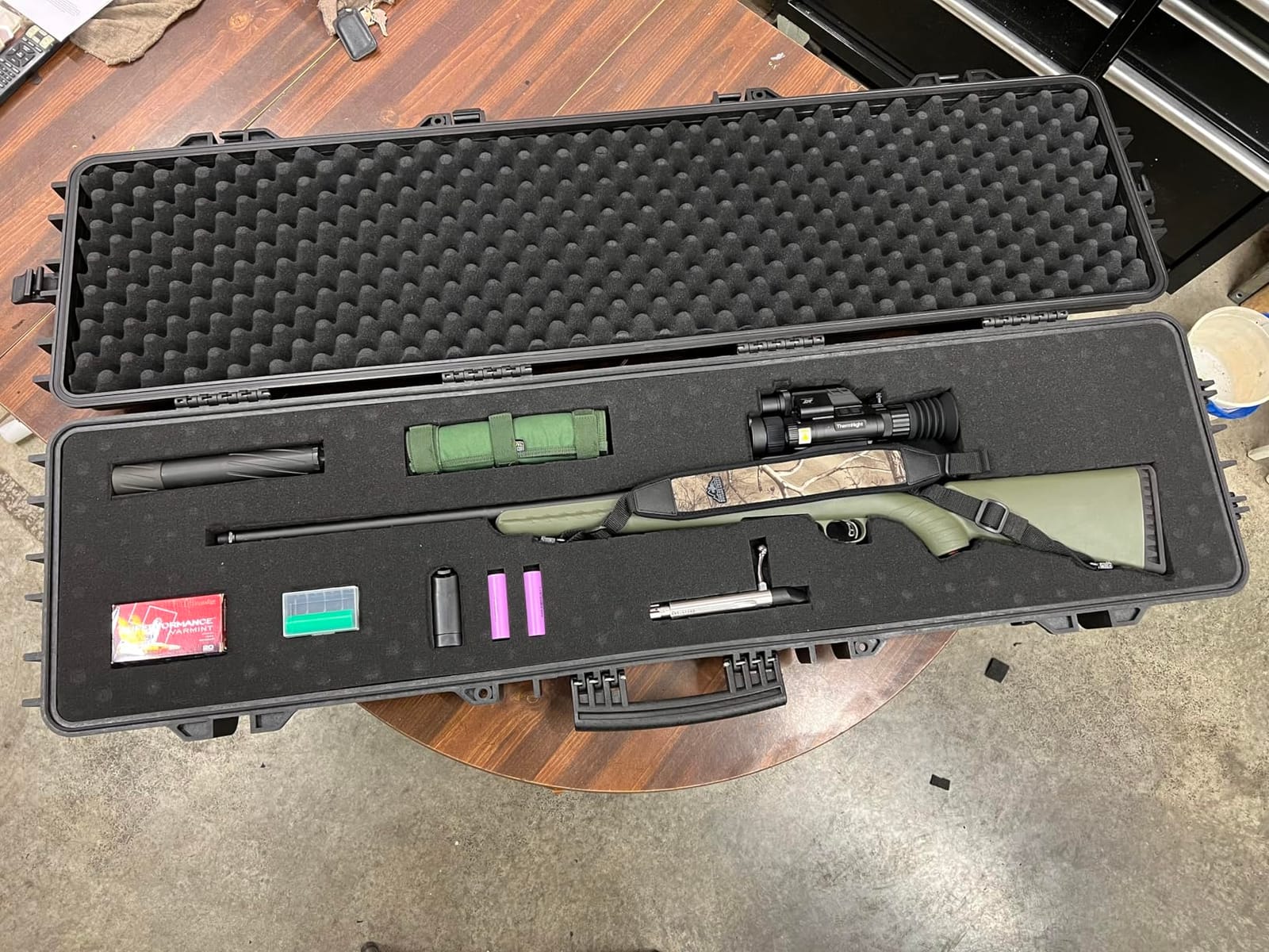 VEVOR Rifle Case, Rifle Hard Case with 4 Layers Fully-protective Foams, Lockable Hard Gun Case with Wheels, IP67 Waterproof & Crushproof customer photo 1