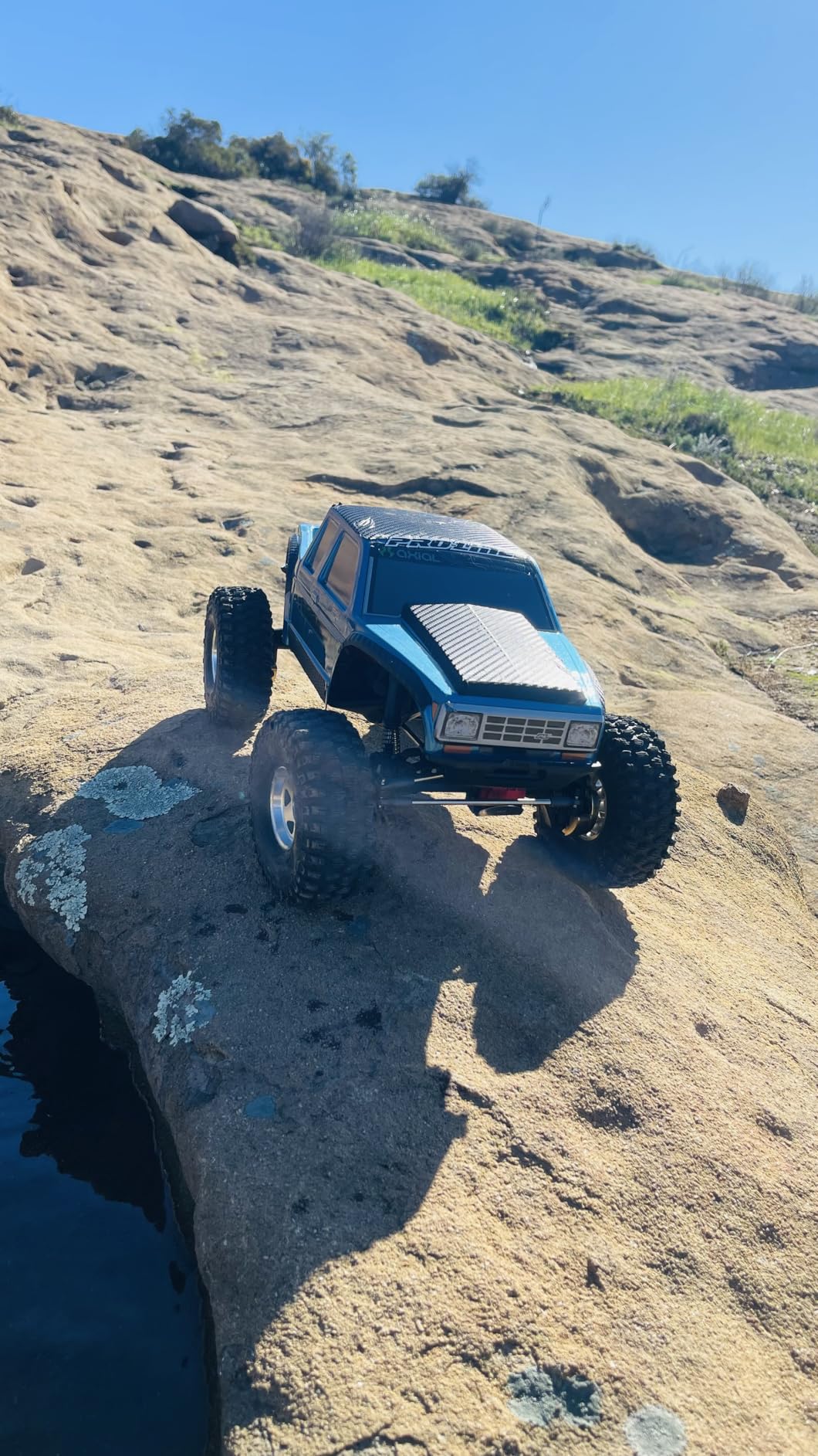 Axial RC Truck 1/10 SCX10 III Coyote 4X4 RTR Brushed Rock Crawler, Blue, AXI-2036T2 (Battery and Charger Not Included) customer photo 2