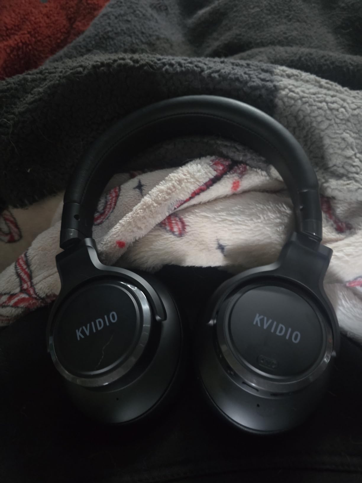 KVIDIO Hybrid Active Noise Cancelling Headphones Over Ear | Bluetooth Wireless ANC 70H Playtime, Transparency Mode, Microphone, Deep Bass, HiFi Stereo Sound for Home, Travel, Office customer photo 1