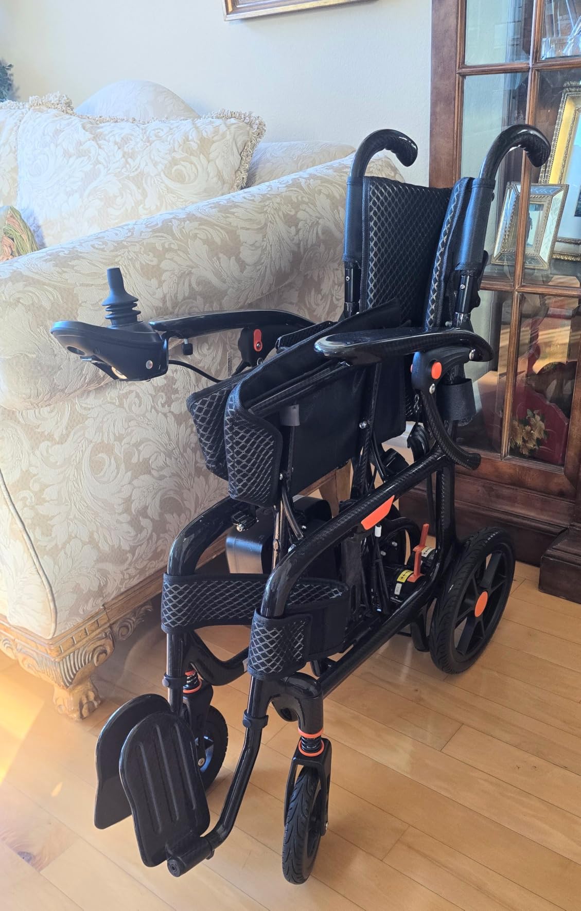 28lbs Ultralight 28 Miles Long Range 100% Carbon Fiber Electric Wheelchairs | Travel Power Wheelchair for Adults, FreeWink Foldable Motorized Wheelchairs with 2 Lithium Batteries Airline Approved customer photo 1