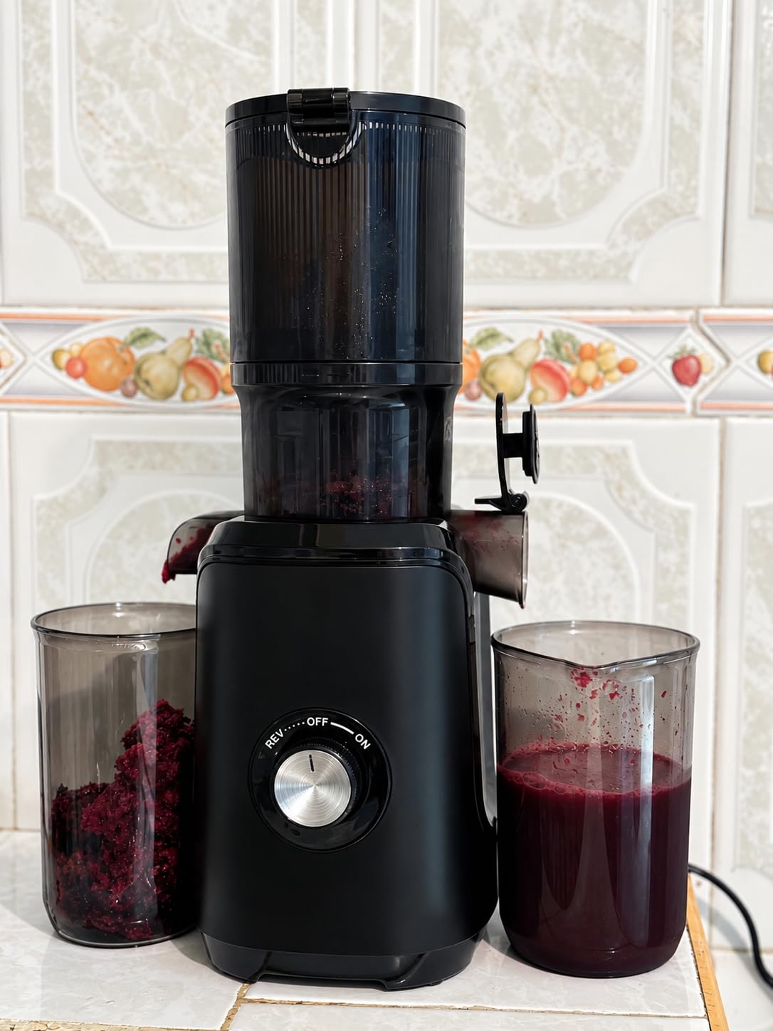 NEWBULIG Cold Press Juicer Machines, Masticating Juicer with High Juice Yield, Reverse Function, Stops Oxidation and Easy to Clean for Vegetables & Fruits, Black customer photo 1