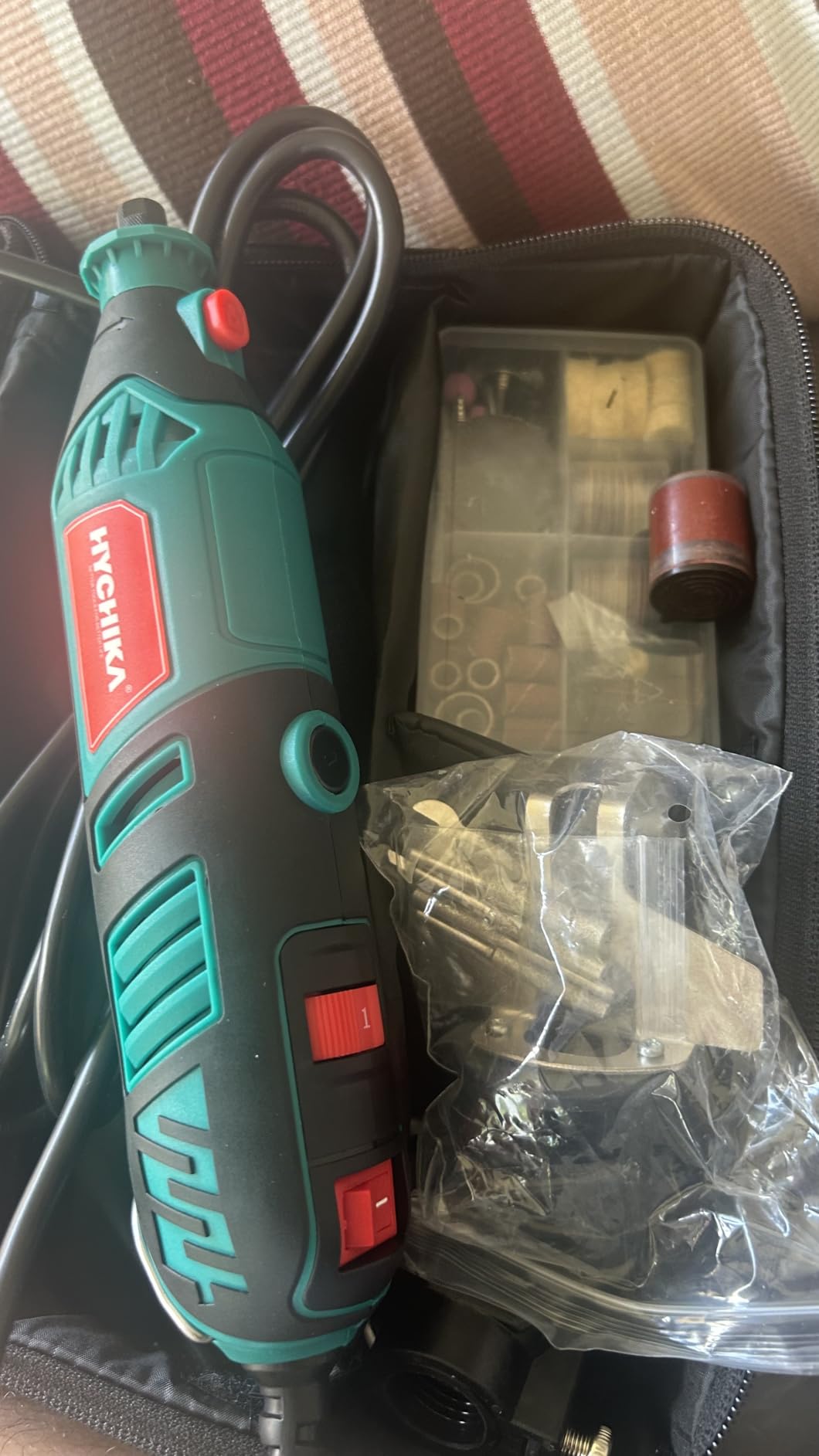 HYCHIKA 8000-35000 RPM Variable Speed Rotary Tool Kit with 179 Pcs Accessories, 180W Power Rotary Tool with Grinding Chain Bracket Flex Shaft for Wood Carving, Grinding, Cutting, Sanding, Polishing customer photo 1