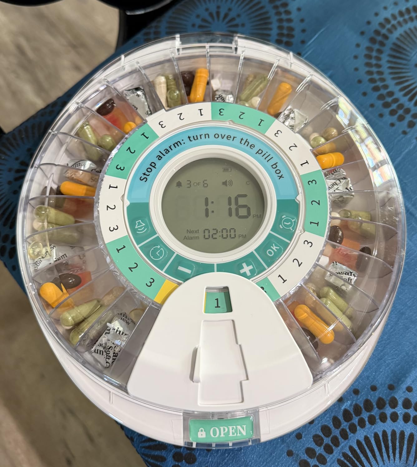 Betife Automatic Pill Dispenser, 28-Day Smart Bluetooth Pill Box with App Support, 6 Alarms & Light Reminder customer photo 2