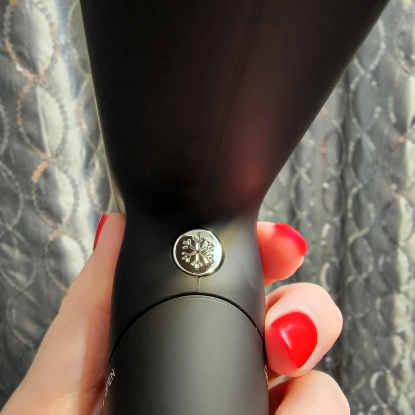 Bio Ionic AeroGravity Featherlight Hair Dryer, Foldable Handle, Reduces Frizz & Static, Compact, Ultra-Lightweight Blow Dryer, Dual Voltage, Includes Diffuser & Concentrator Nozzle customer photo 2
