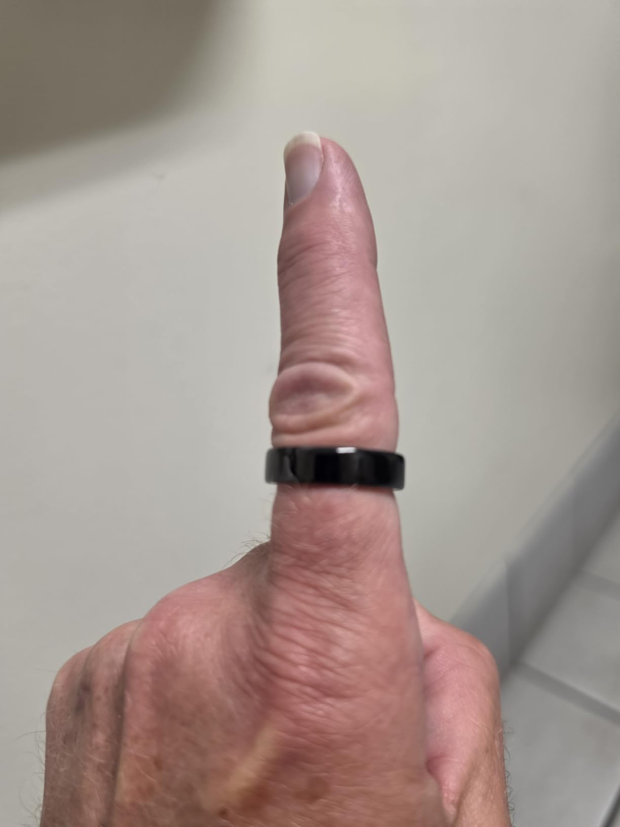 Ring 5 - Gold - Size 8 - Smart Ring Health Tracker - Sleep, Activity, Women's Health, AI Advisor, 1 Week Battery Life, Oura App, Android & iOS Compatible customer photo 2