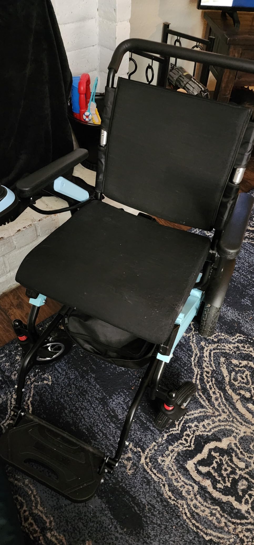 30lbs Ultralight Foldable 100% Carbon Fiber Electric Wheelchairs for Adults, Lightweight Folding Motorized Power Wheelchair with Dual Batteries and LCD Display, Portable Airline Approved Travel Chair customer photo 2