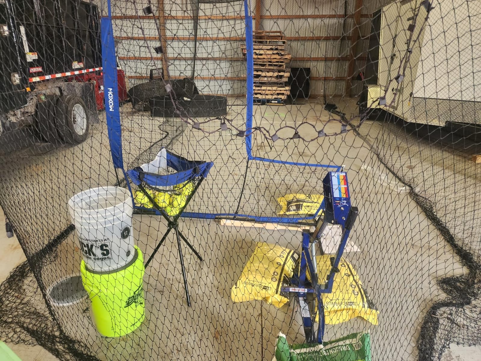 MOXOW Sagitta Baseball & Softball Pitching Machine 3-in-1 Bundle with Ball Caddy & 7x6 ft L Screen - Portable Launcher for Batting & Fielding Practice customer photo 1