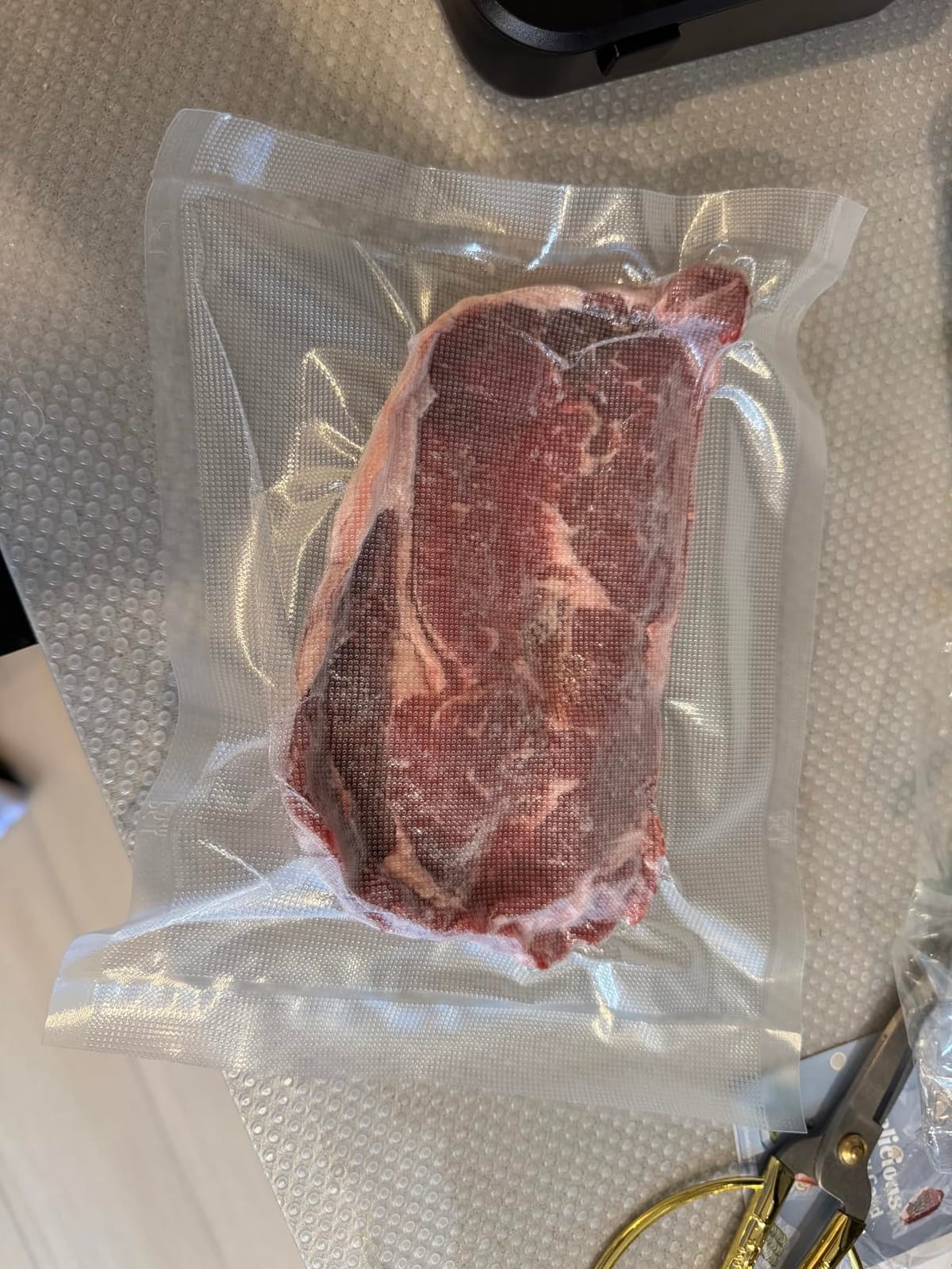 Vacuum Sealer Machine with AirLock ProSeal System, 10-in-1, Digital Timer, Built-in Cutter & Roll Storage, Stainless Steel customer photo 1