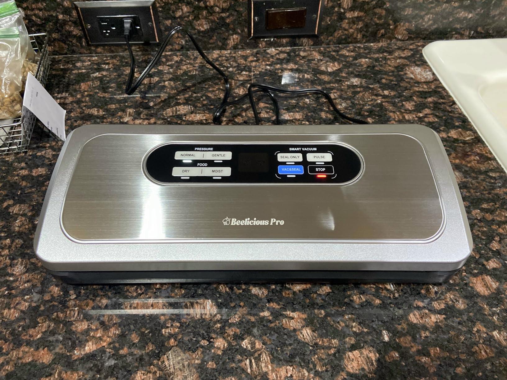 Vacuum Sealer Machine with AirLock ProSeal System, 10-in-1, Digital Timer, Built-in Cutter & Roll Storage, Stainless Steel customer photo 2
