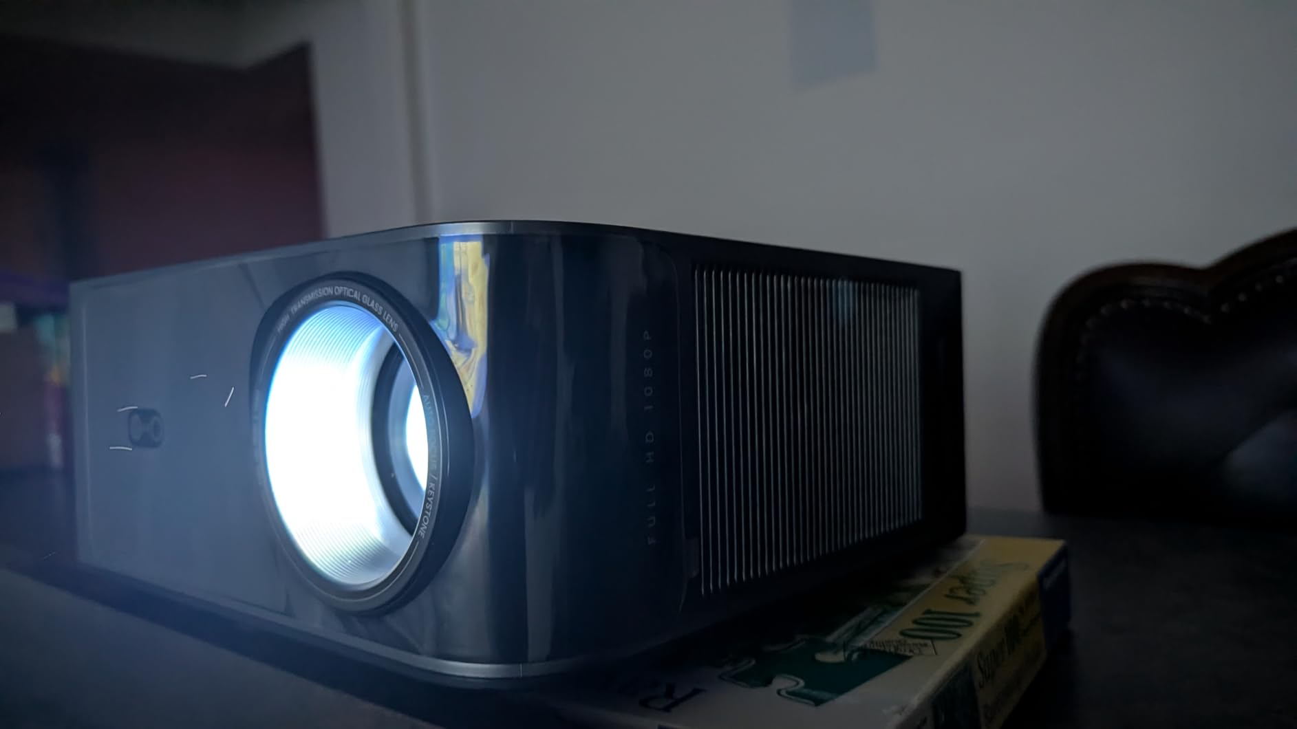Outdoor-Projector-4K [VIDAA Live TV/40W Dolby/920 ISO] with WiFi6 and Bluetooth Compatible with Netflix, Smart Projector, AI Voice Control & Auto Focus, HDR10, Movie Proyector for Ceiling Home Theater customer photo 1