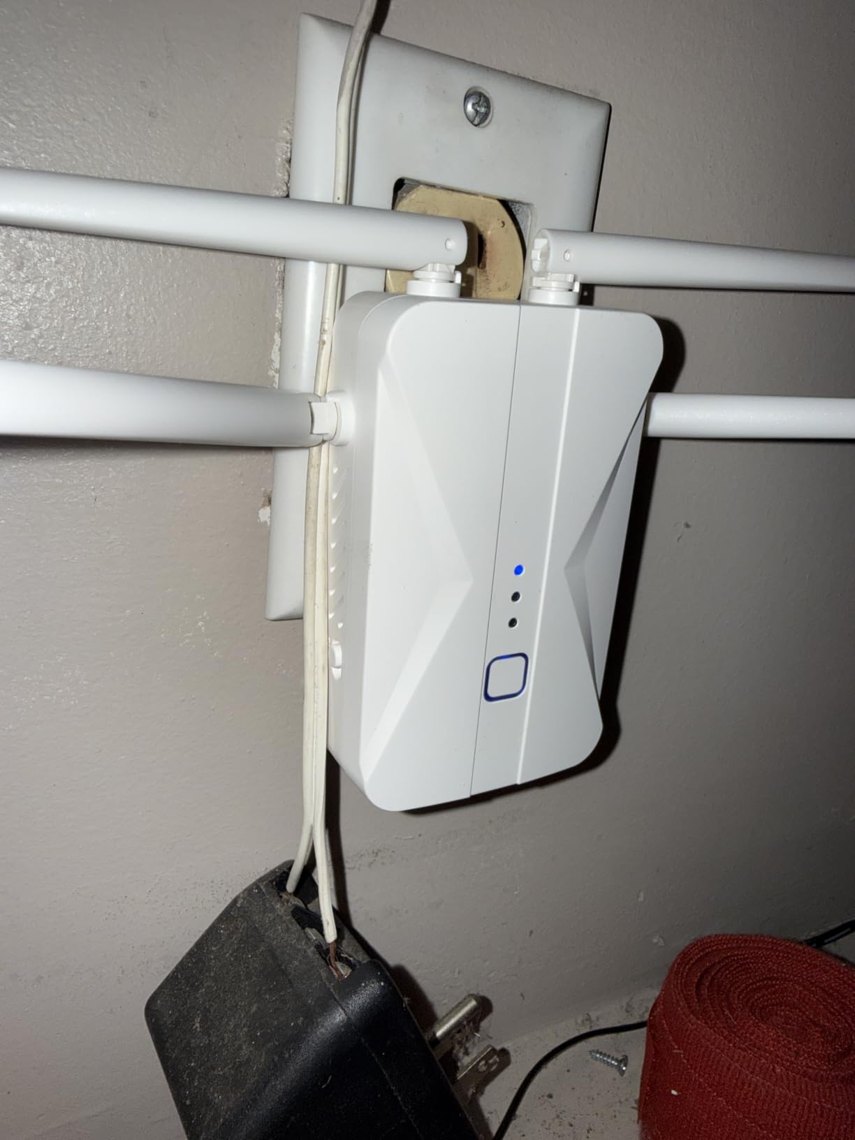 AX3000 Outdoor WiFi 6 Extender - Outdoor Access Point - Long-Range Dual Band WiFi, IP67/PoE/5 Antennas for Events, Commercial Use | Starlink-Compatible customer photo 2