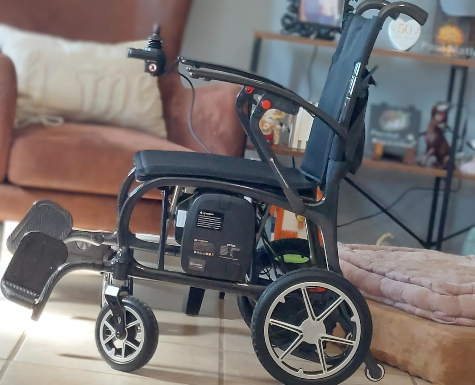 22 lbs Blue Carbon Fiber Electric Wheelchair with Dual Batteries for Adults, 29-Mile Range Foldable for Adults, Airline Approved, Lightweight Foldable Power Wheelchair customer photo 1