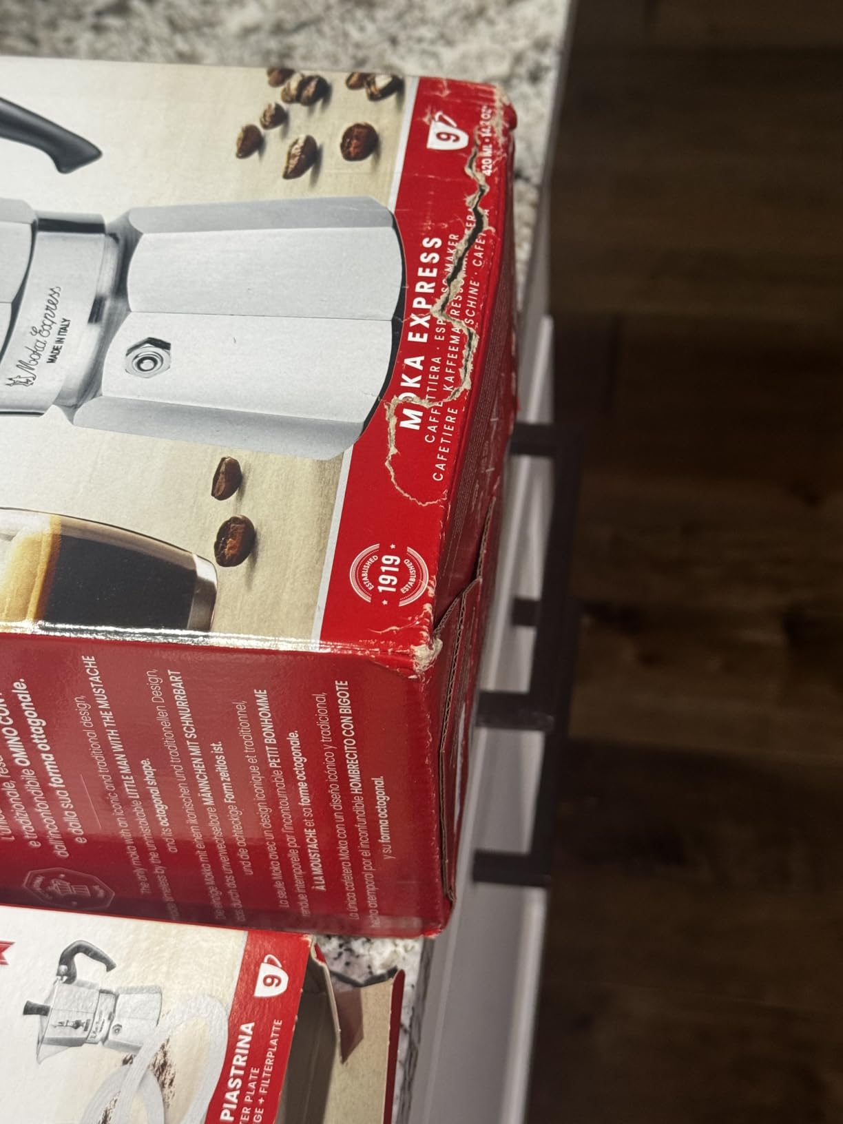 Bialetti Moka Express Iconic Italian Stovetop Espresso Maker (Natural Silver, 6 Cups) customer photo 1