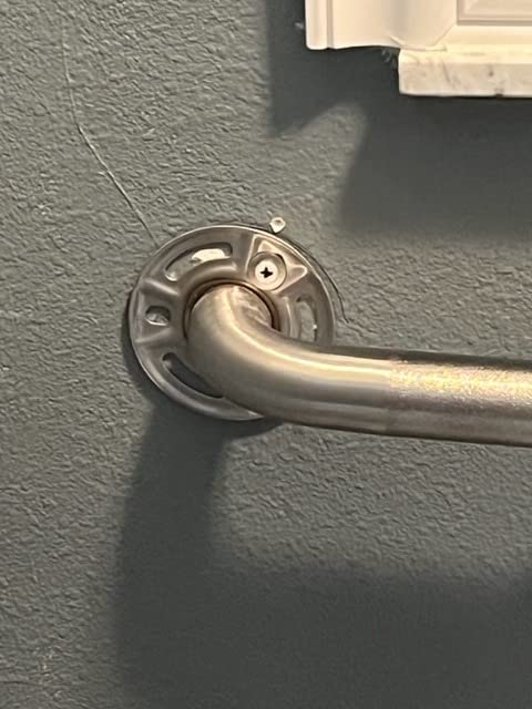 Moen Home Care Bathroom Safety 24 Inch Stainless Steel Handicap Grab Bar for Bathtub and Shower, Heavy Duty Handle, Elderly Assistance Product with Concealed Screws, 8724 customer photo 1