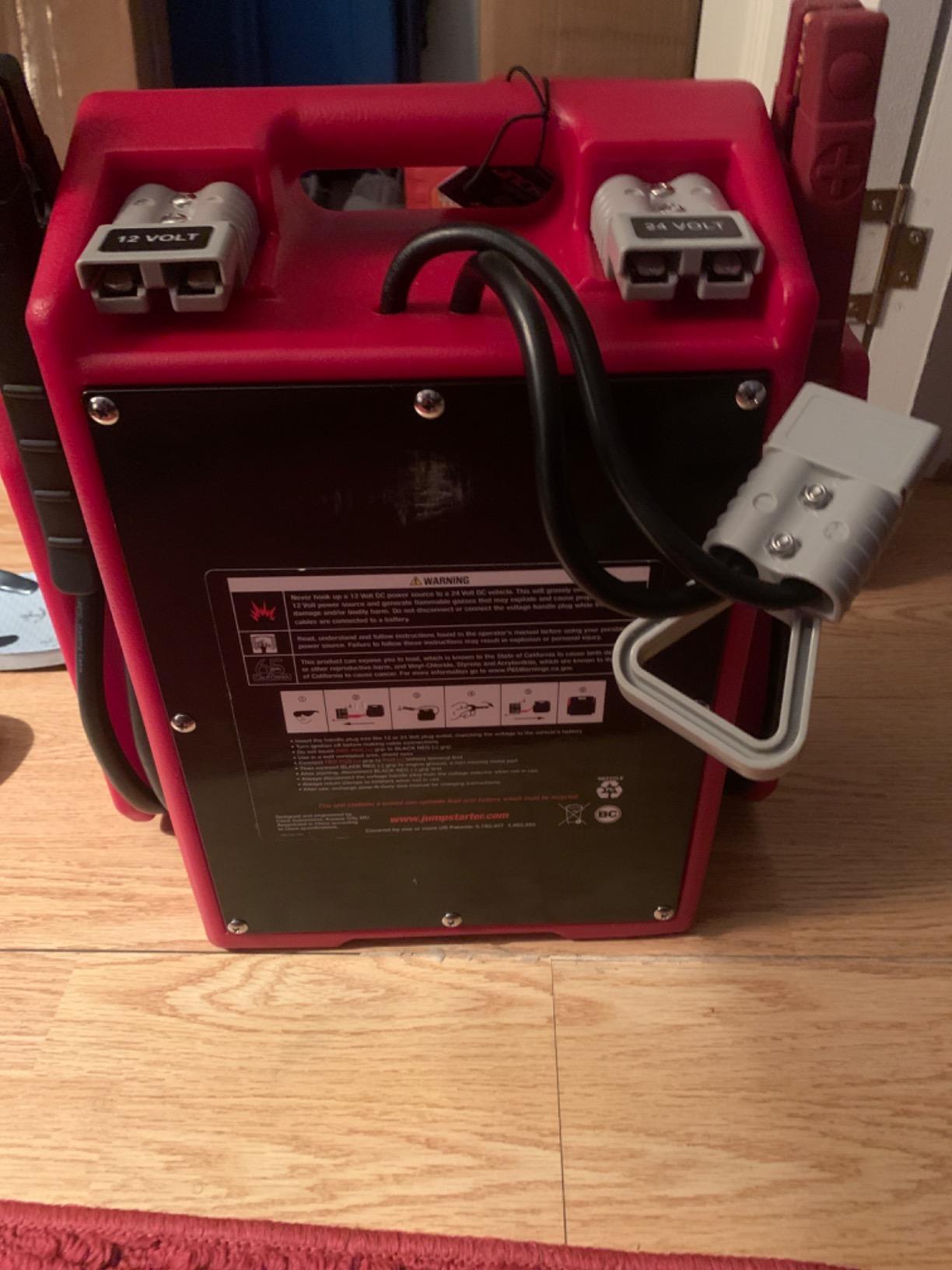 Clore Automotive Jump-N-Carry JNC1224 3400/1700 Peak Amp 12/24V Jump Starter customer photo 1