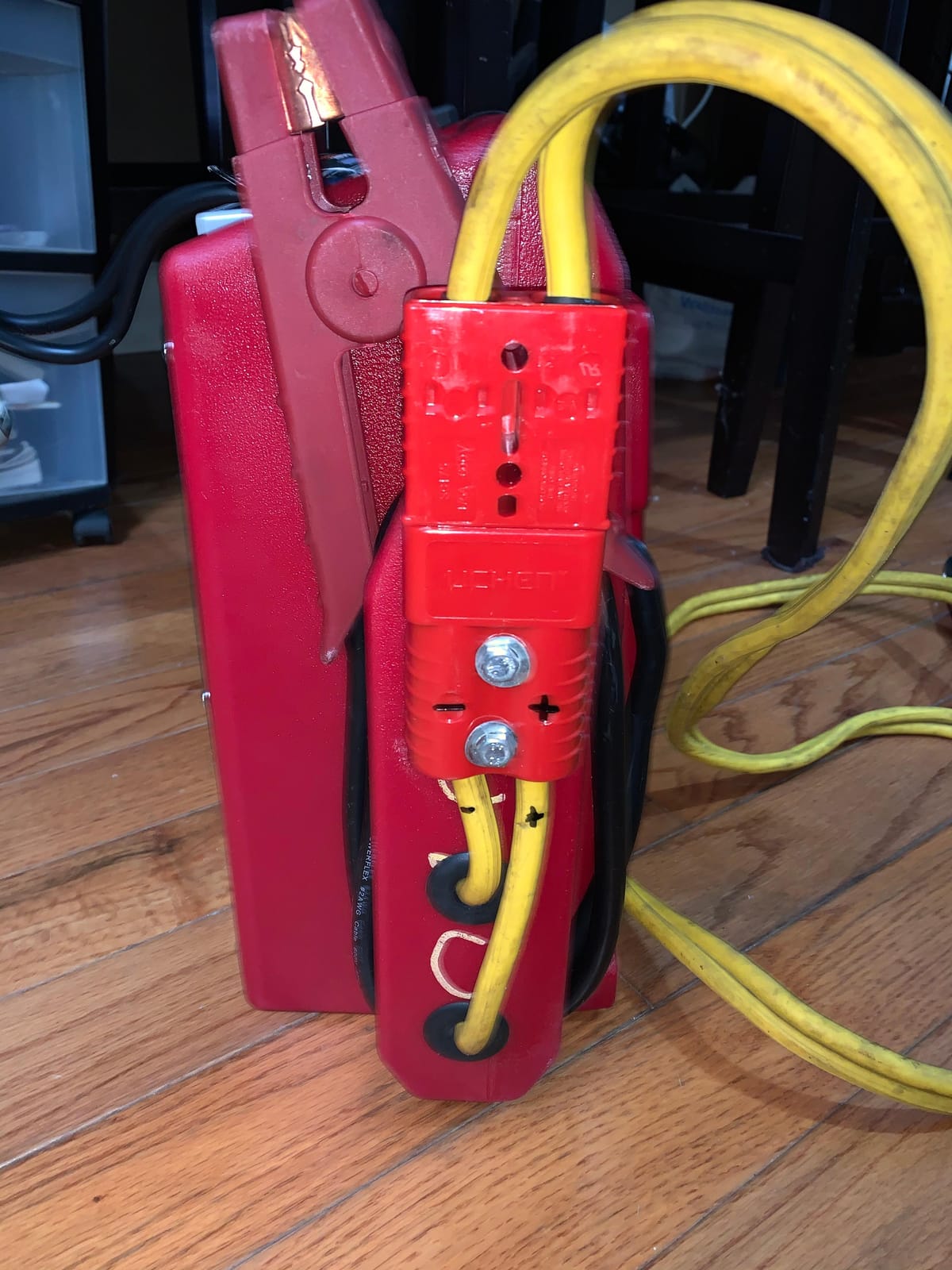 Clore Automotive Jump-N-Carry JNC1224 3400/1700 Peak Amp 12/24V Jump Starter customer photo 2