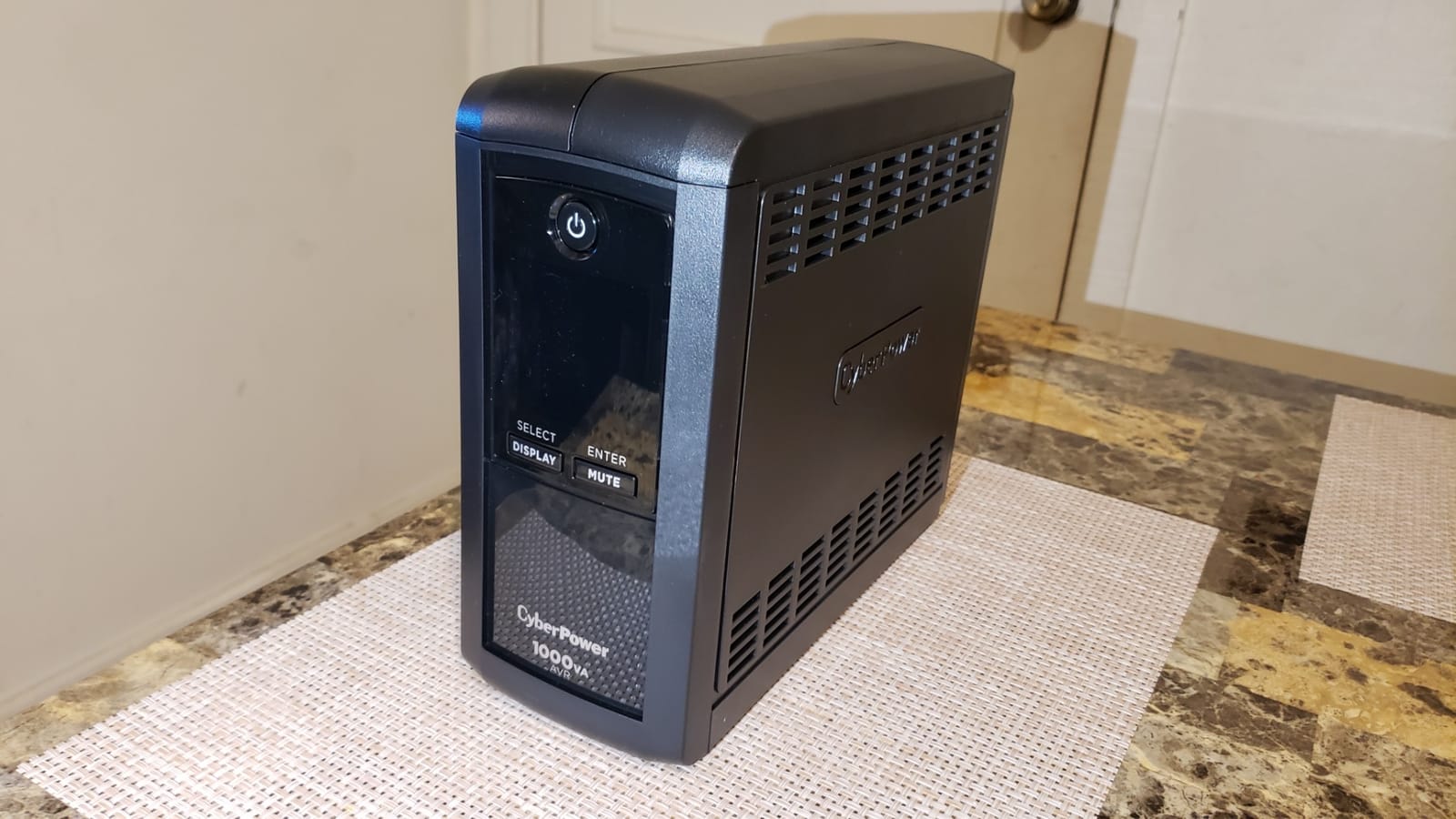 CyberPower CP1000AVRLCD Intelligent LCD UPS Battery Backup customer photo 1