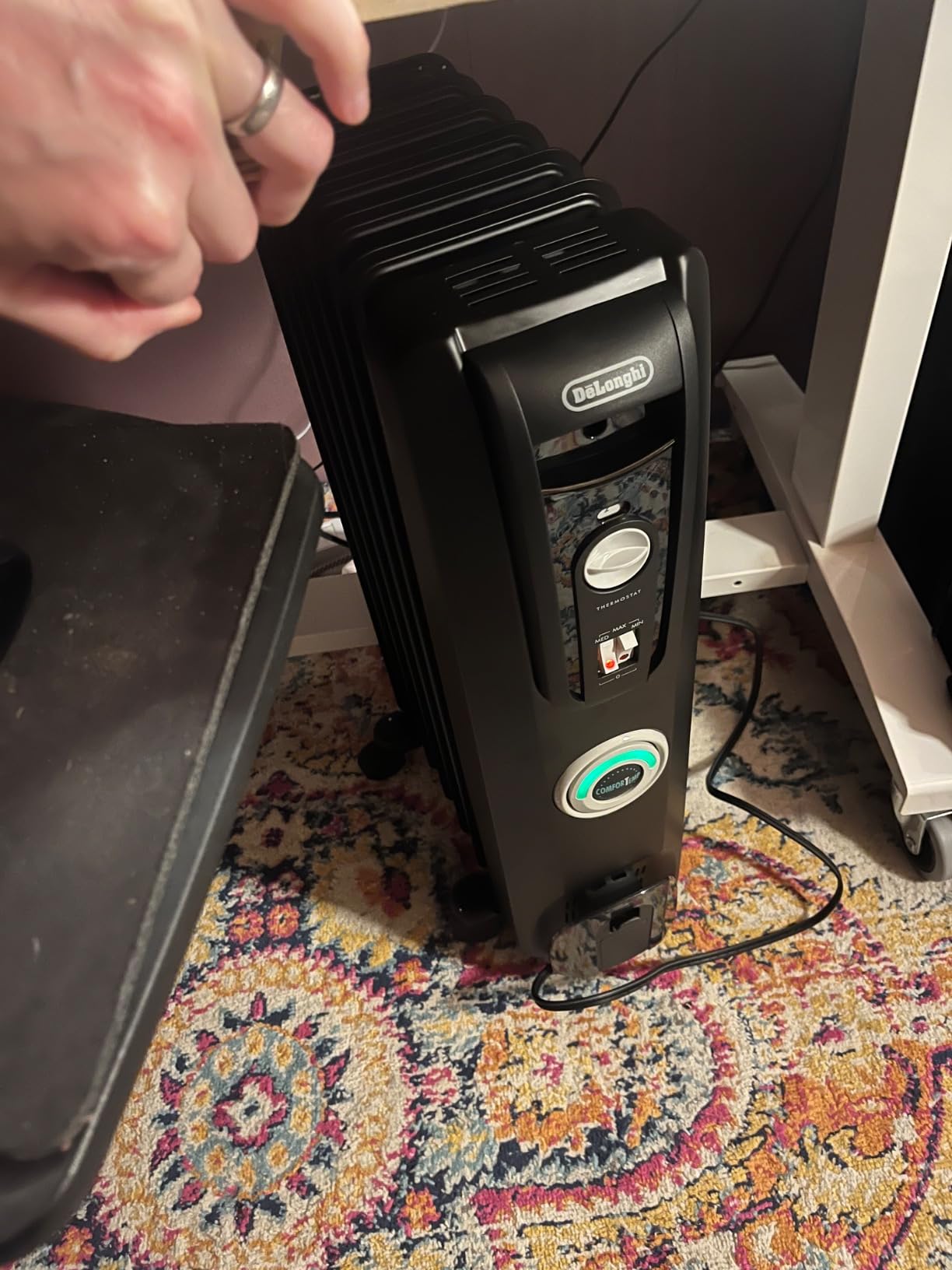 De'Longhi Oil filled Radiator Heater, 1500W Electric Space Heater for indoor use, portable room heater, Energy Saving, full room like office and bedroom with safety features, EW7707CM customer photo 2