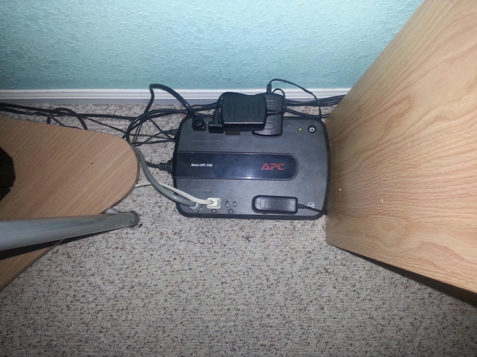 APC Battery Backup 550VA/330W Uninterruptible Power Supply for PC, BE550G customer photo 2