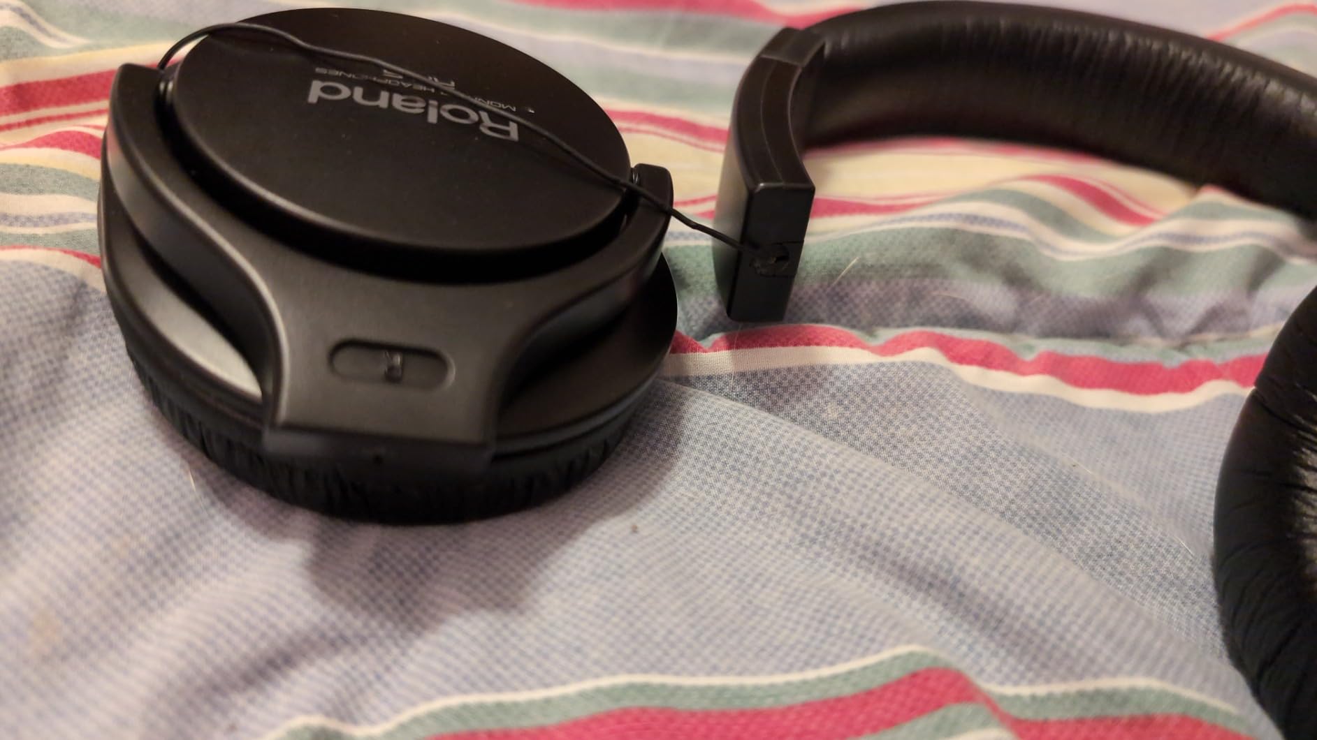 Roland RH-5 | Over-Ear, Closed-Back Monitor Headphones Performance | for Everyday Music Making & Audio Playback | Balanced Tone | Comfortable & Lightweight | Conversion Plug Included customer photo 1