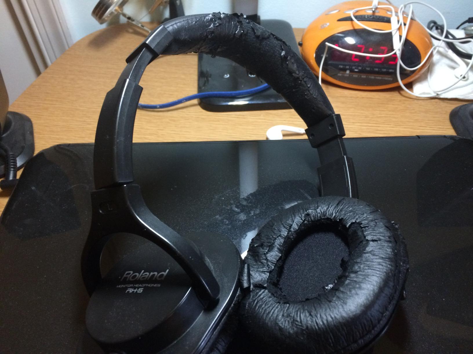 Roland RH-5 | Over-Ear, Closed-Back Monitor Headphones Performance | for Everyday Music Making & Audio Playback | Balanced Tone | Comfortable & Lightweight | Conversion Plug Included customer photo 2