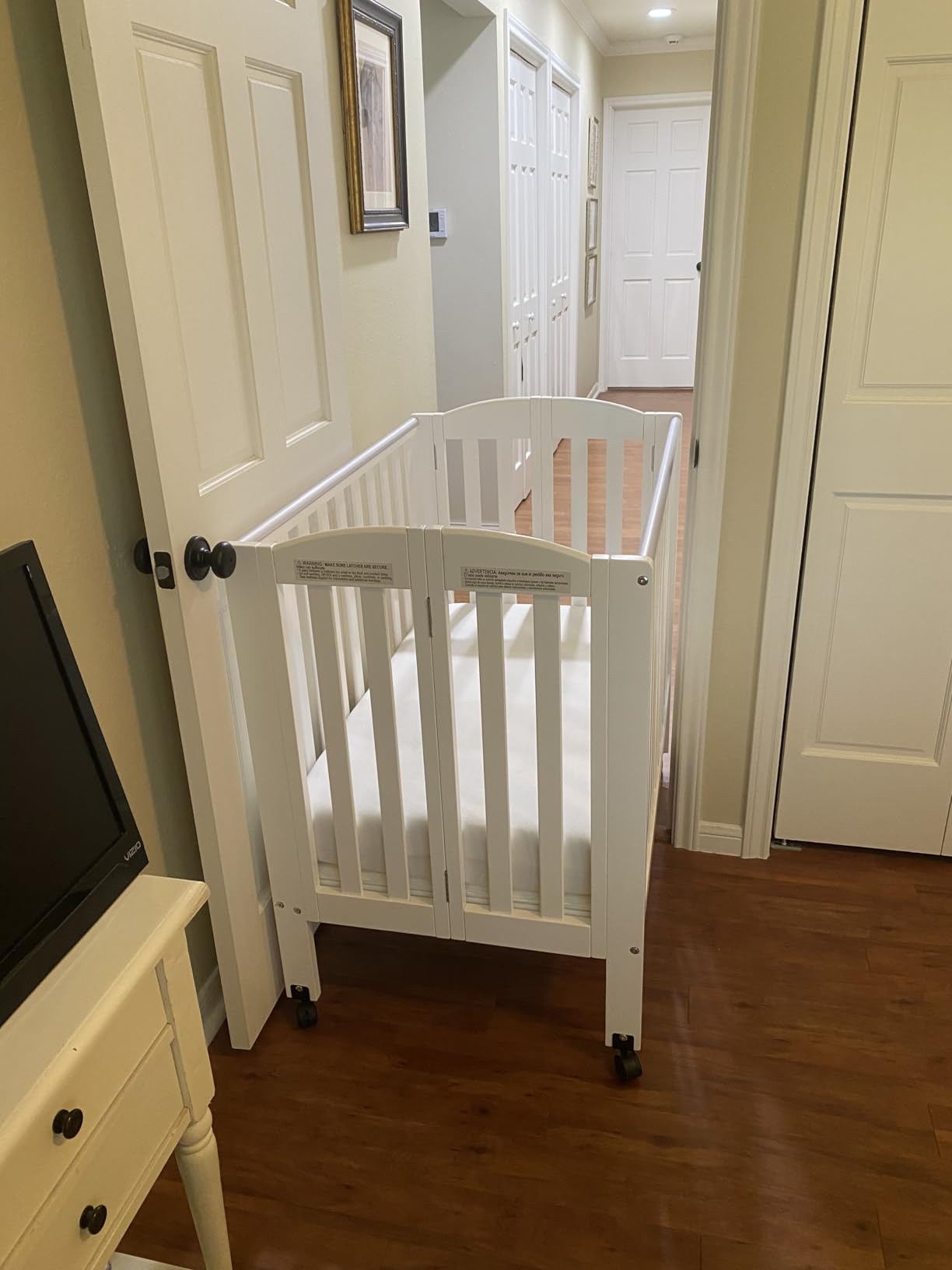 Dream On Me Mini Folding 3-in-1 Portable Baby Crib, Sturdy Locking Wheels customer photo 1