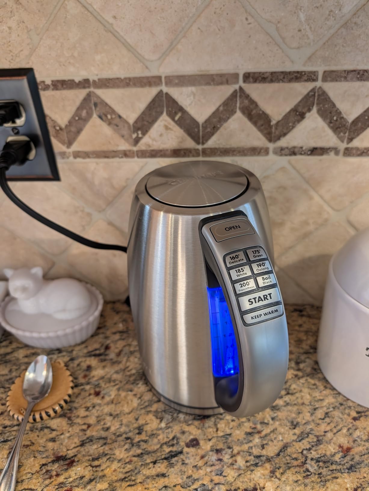 Cuisinart Electric Kettle, 1500W Fast Heating, 6 Temp Presets, 1.7L | Bring water to a boil with Cuisinart PerfecTemp cordless electric tea kettle, includes auto shutoff & 360 base, CPK-17P1 customer photo 2