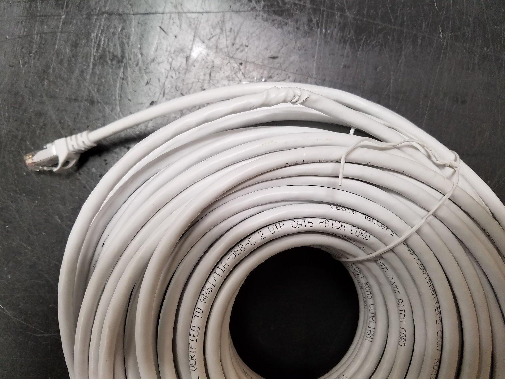 Cable Matters 10Gbps Snagless Cat 6 Ethernet Cable, 100ft, Black customer photo 1