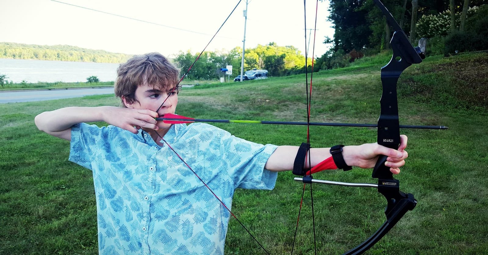 GENESIS Original Archery Compound Bow and Arrow Set, Draw customer photo 2